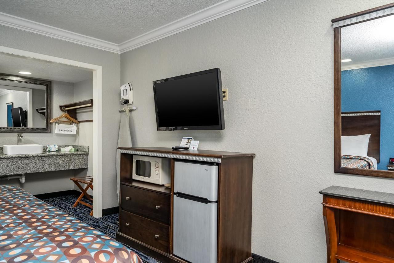 King Room - Non-Smoking