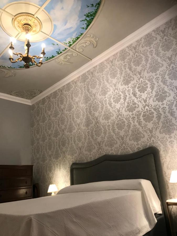 Zweibettzimmer mit Balkon