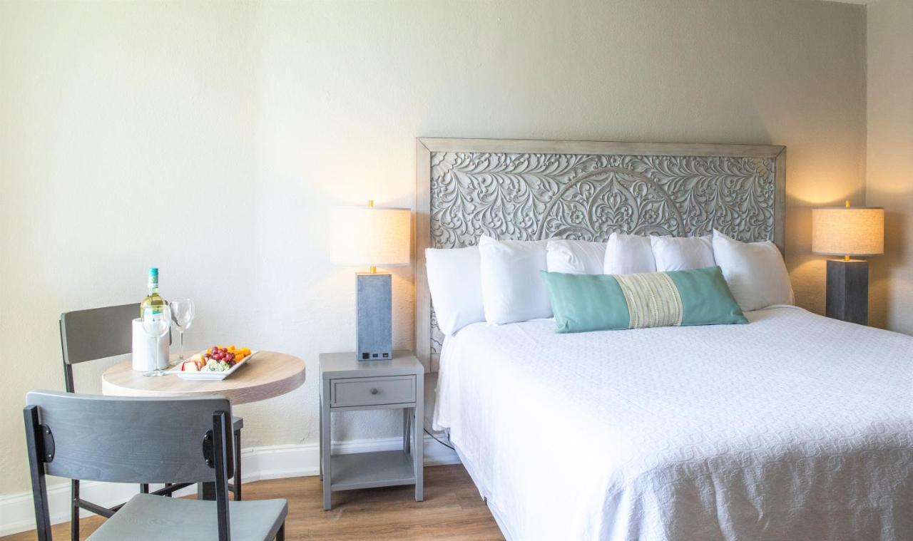 Type GF1K - First Floor Poolside Motel Room with King Bed