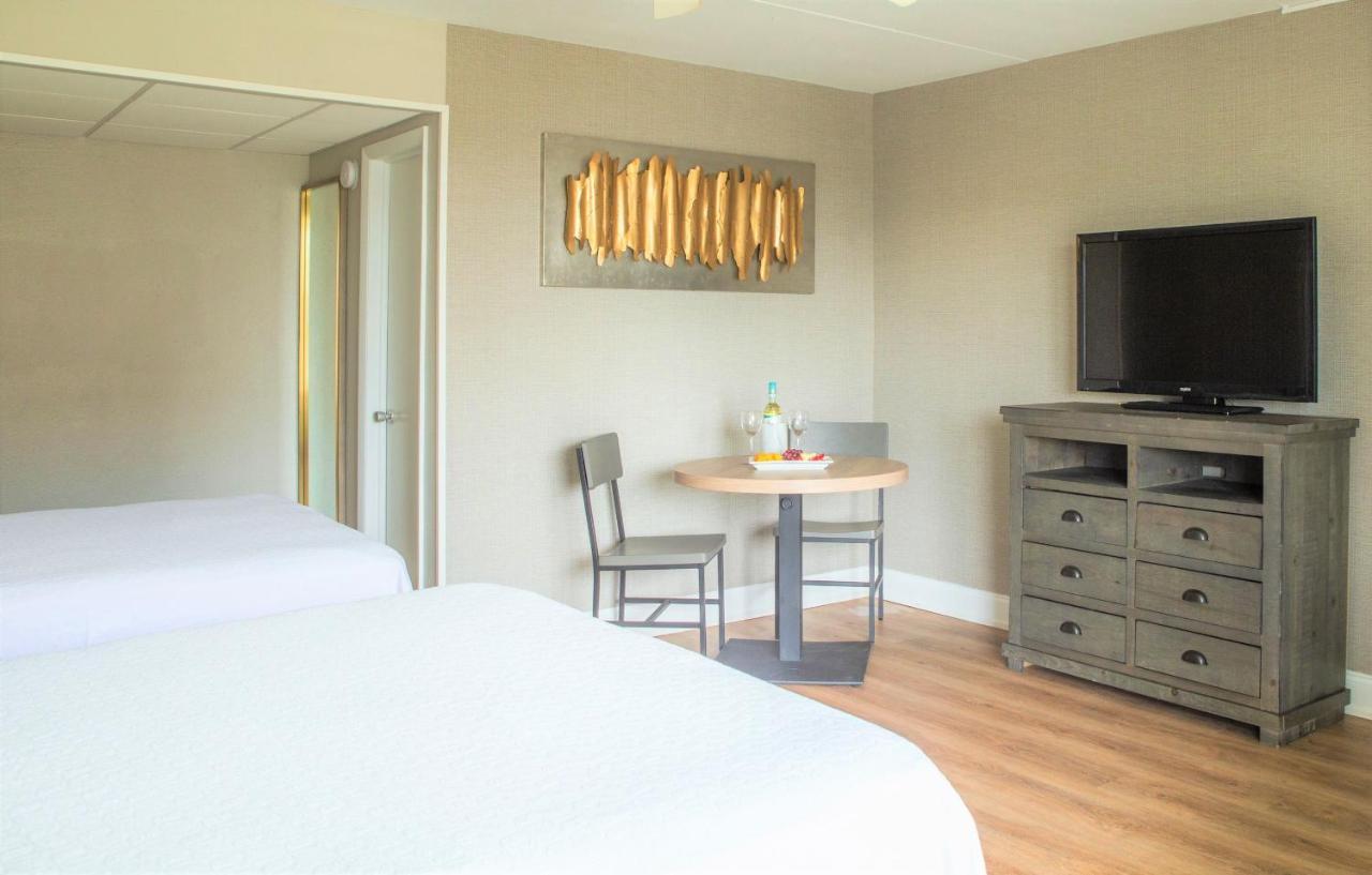 Type F2D - Oceanview Motel Room