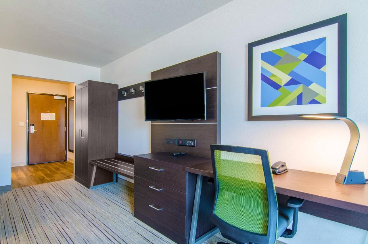 Standard Queen Room with Two Queen Beds