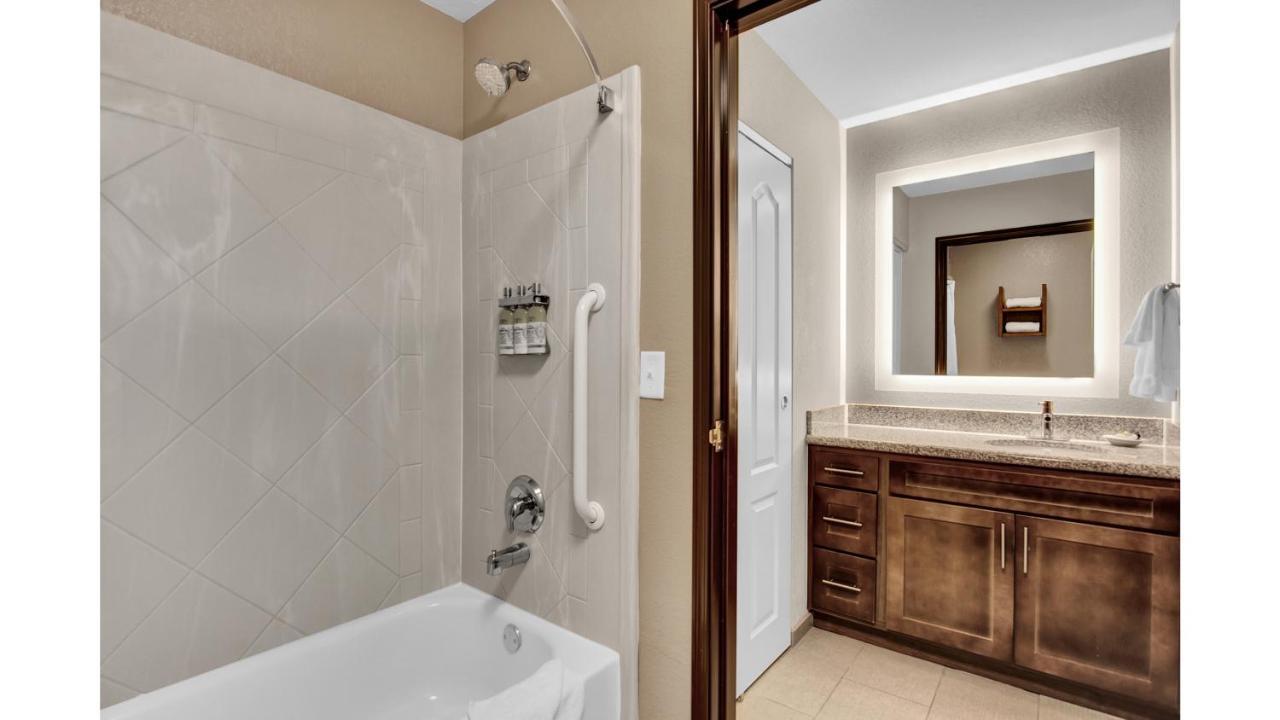 Two Bedroom Suite with One Queen Bed and Two Double Beds - Non-Smoking