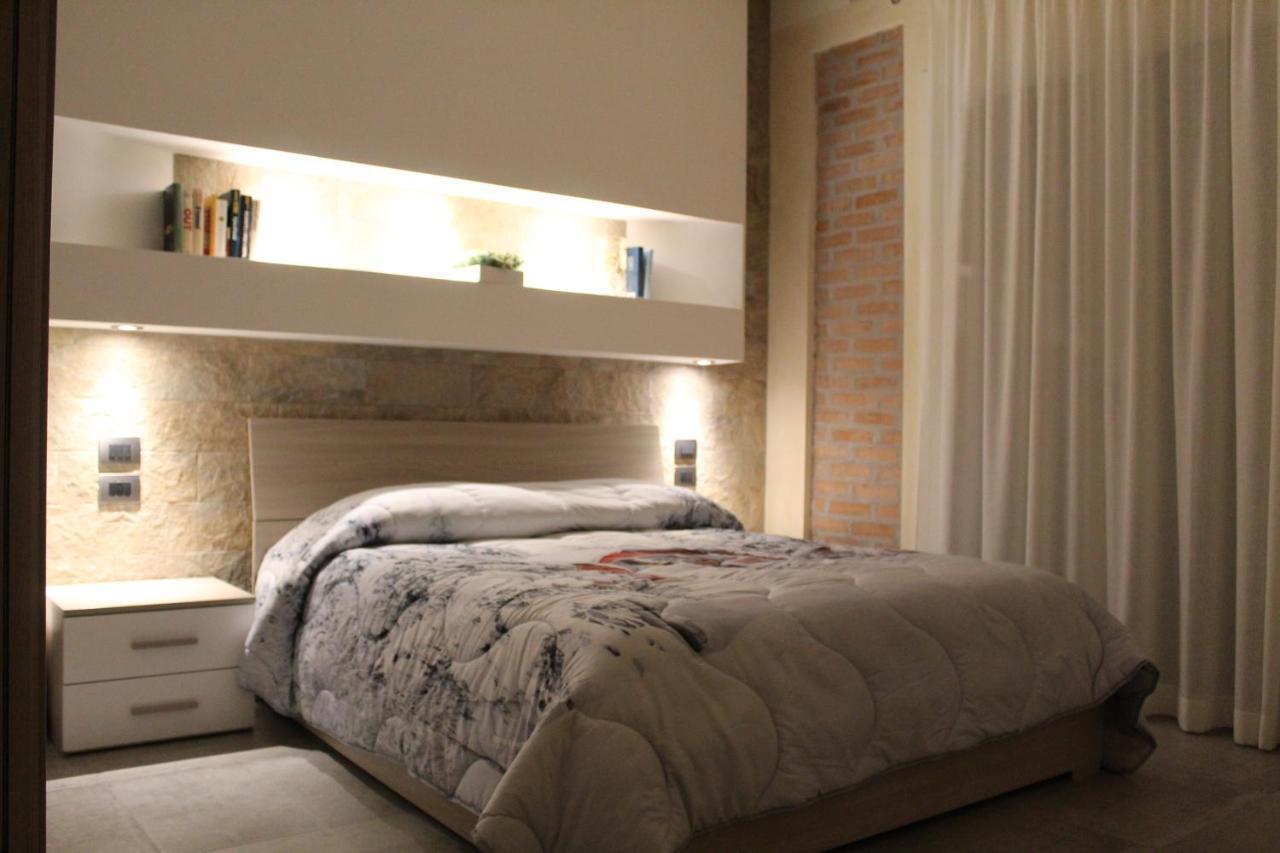 One-Bedroom Apartment,1046911138:JPEG