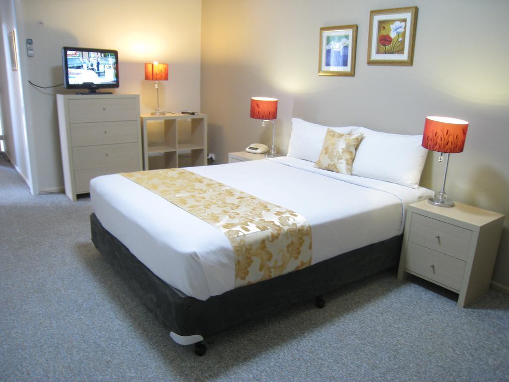 Deluxe King Room,107714571:JPEG