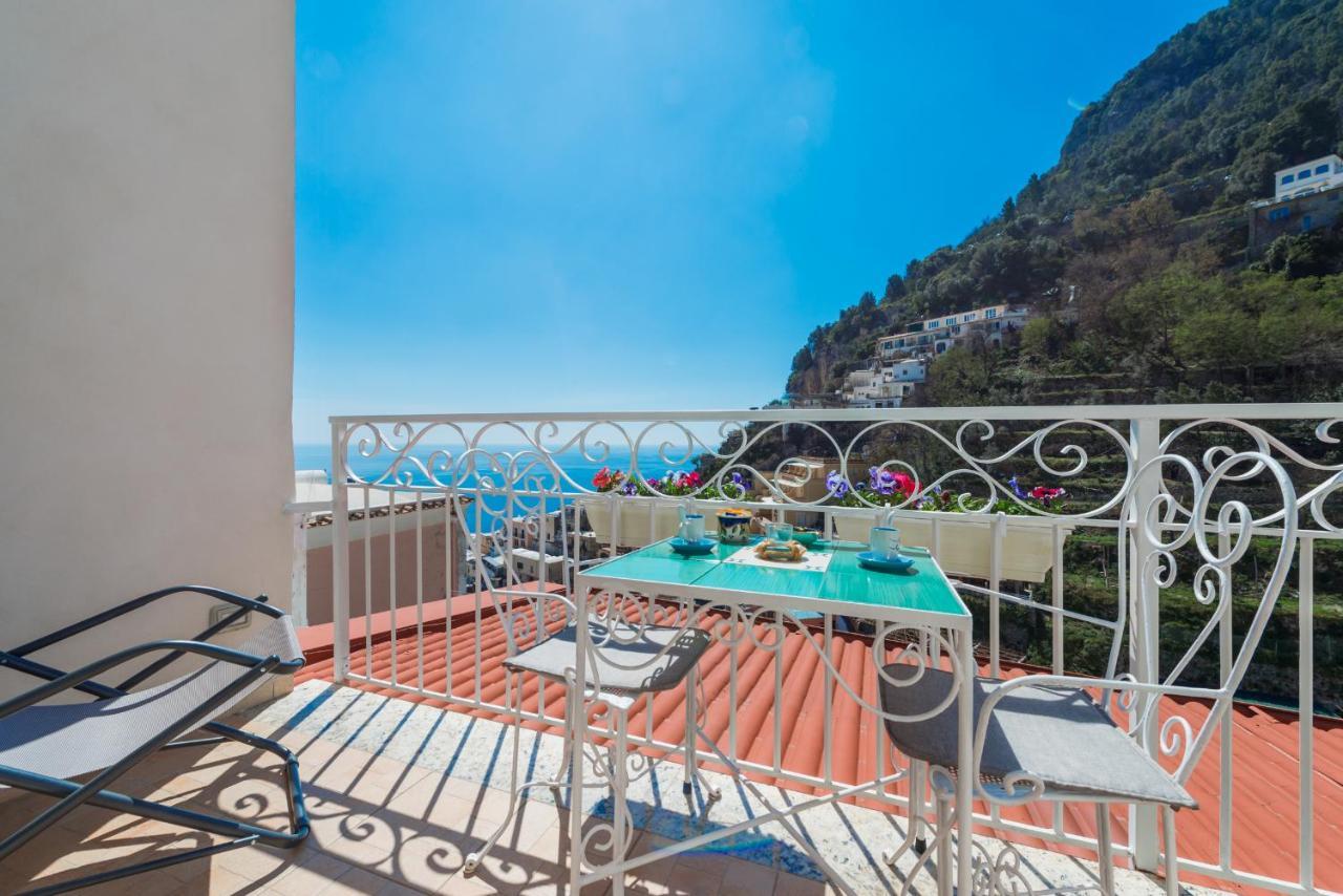 Quarto com Cama King-size e Vista do Mar