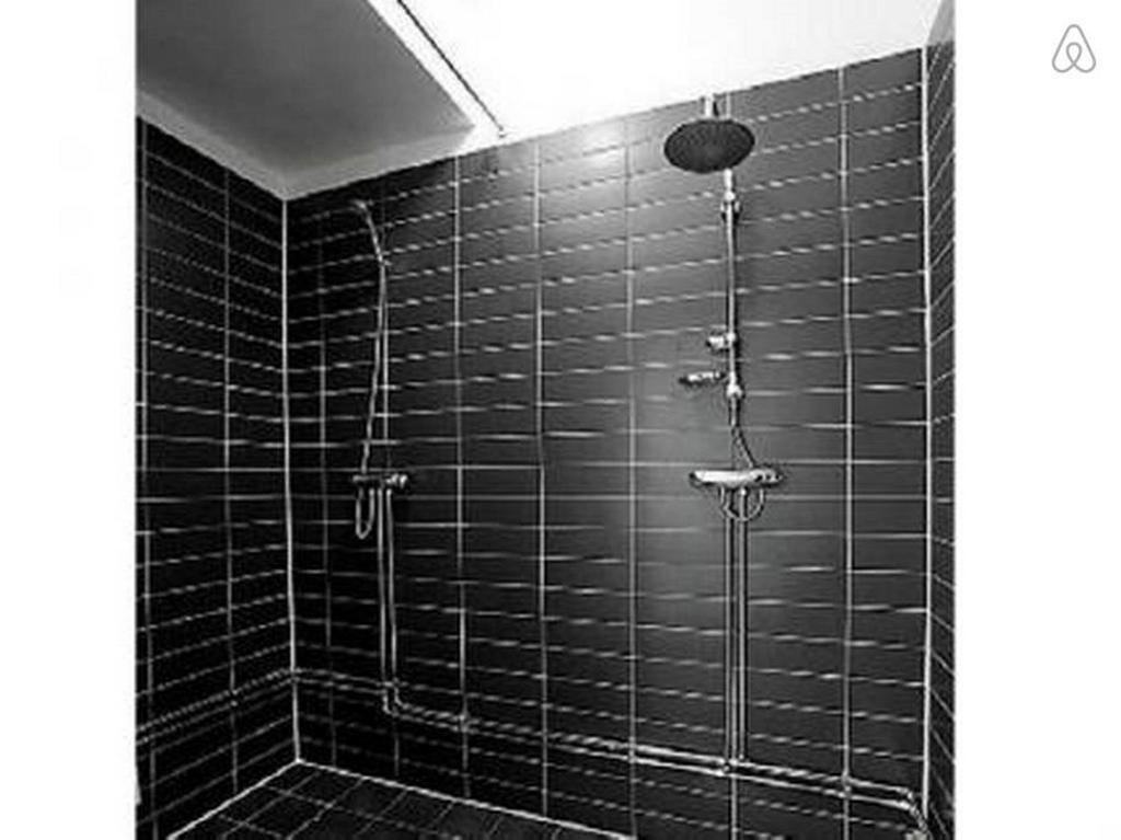 Single Room with Shared Bathroom