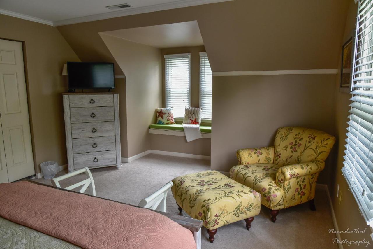 Queen Room