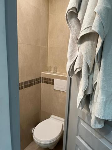 Quarto Duplo com Casa de Banho Partilhada