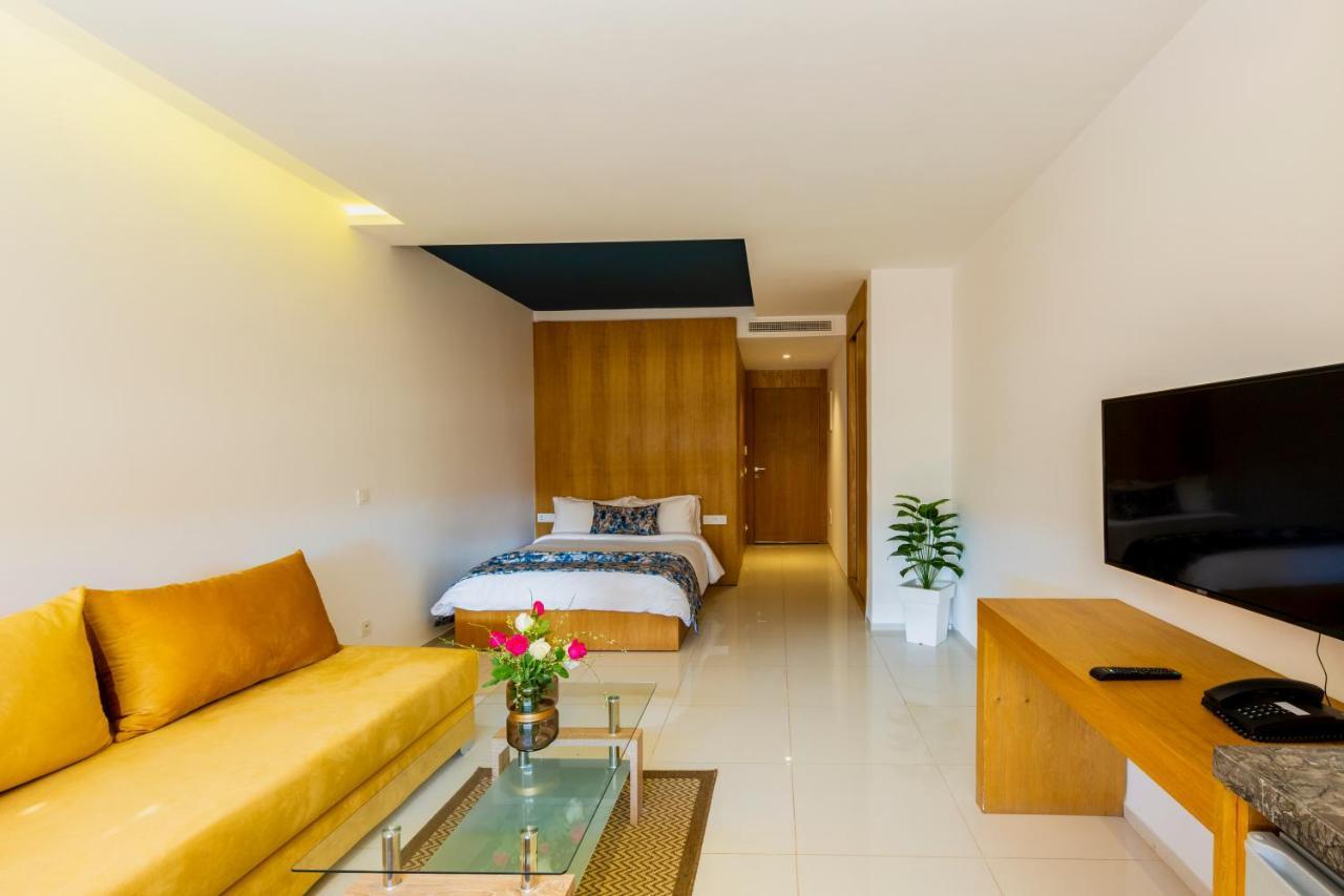 Studio Standard