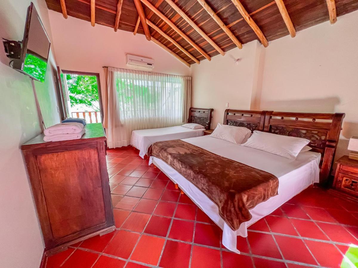 Habitación Triple con balcón
