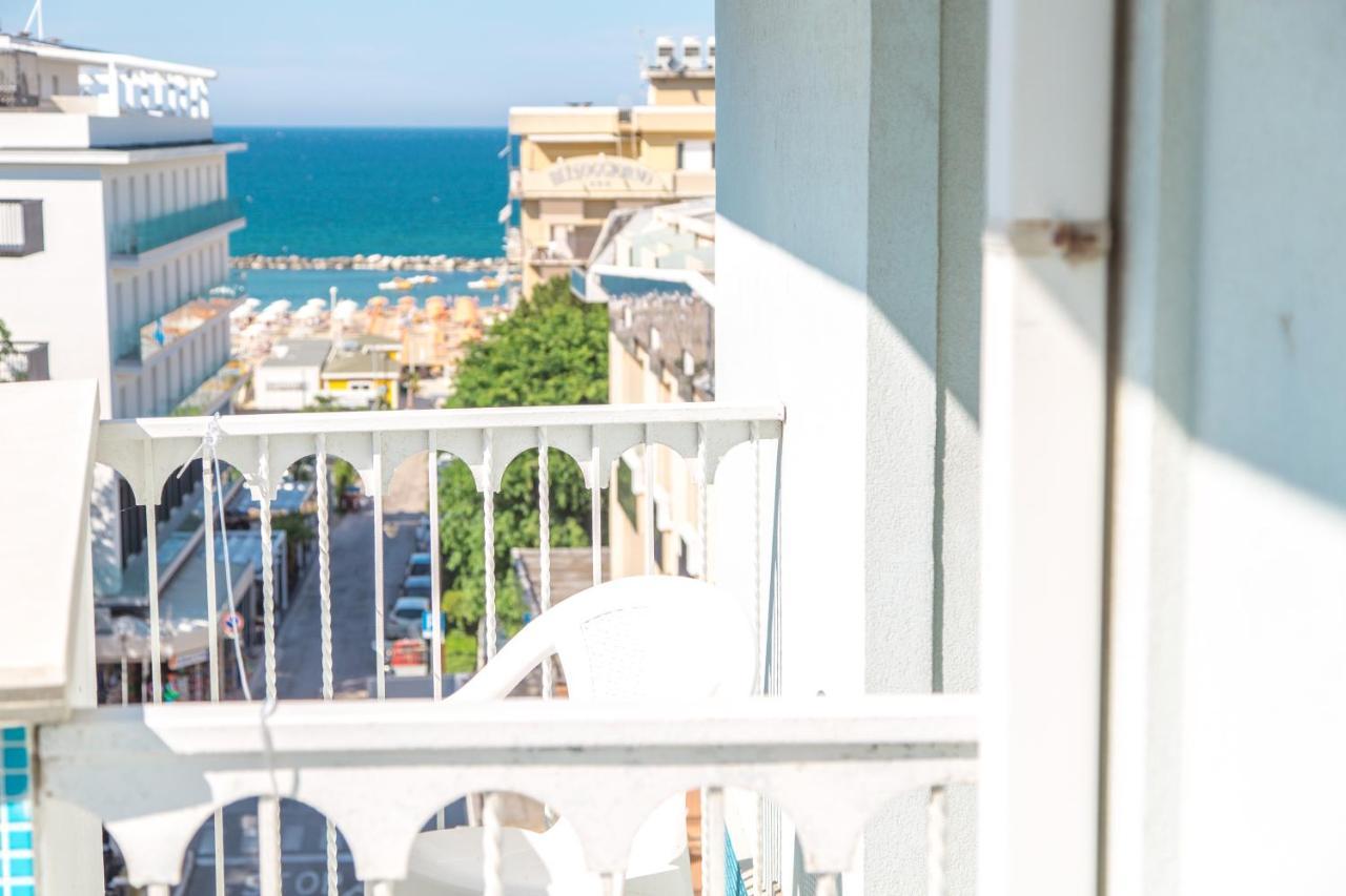 Familienzimmer mit seitlichem Meerblick