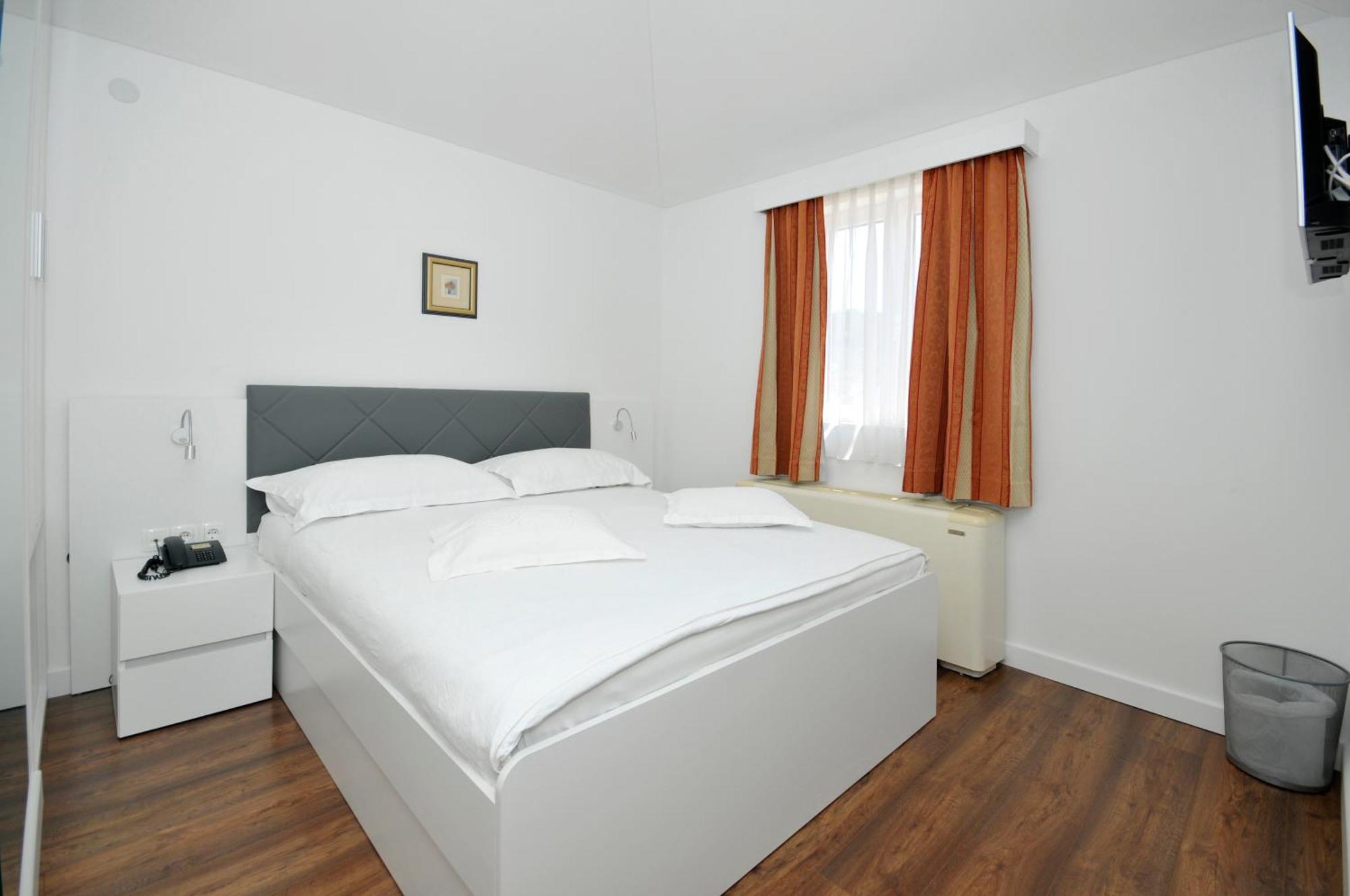 Habitación Doble con vistas al jardín
