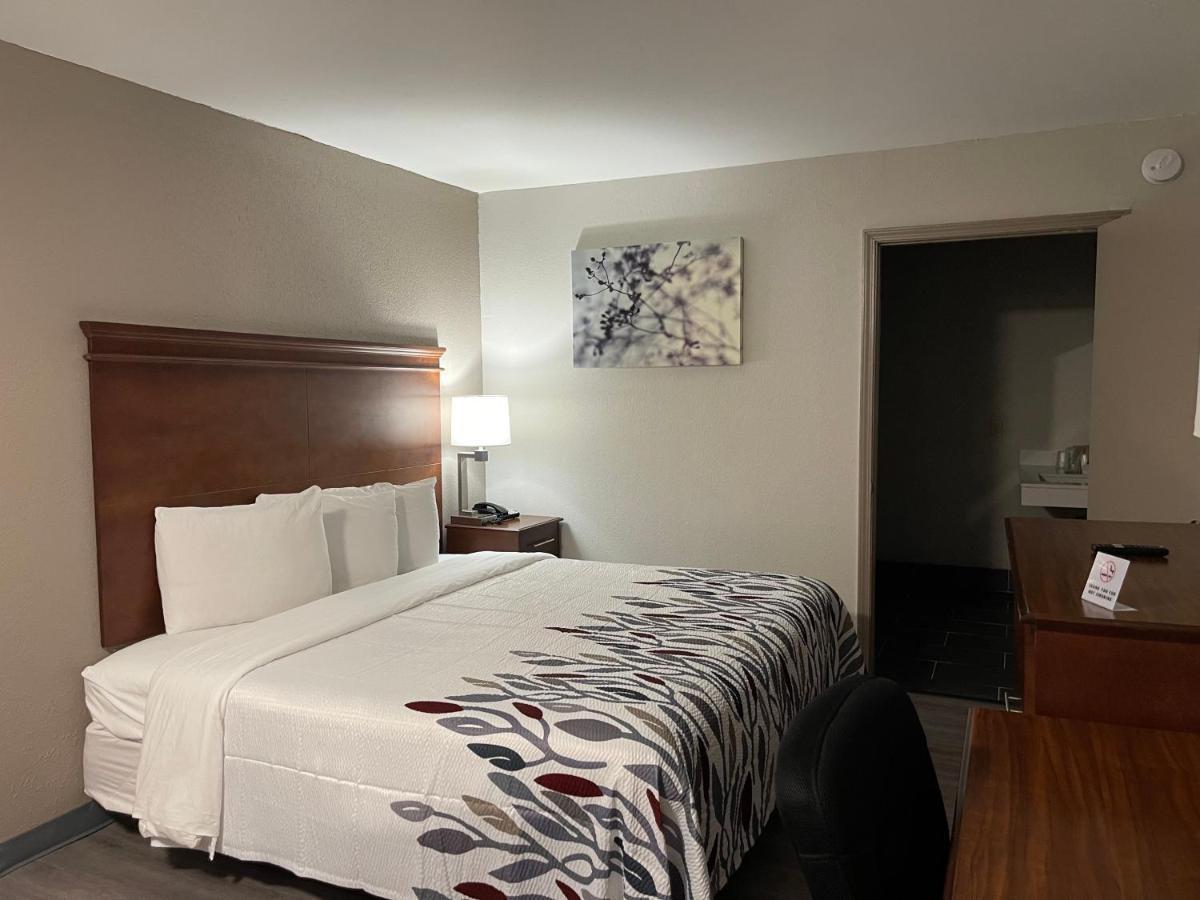 Deluxe King Room Disability Access Non-Smoking