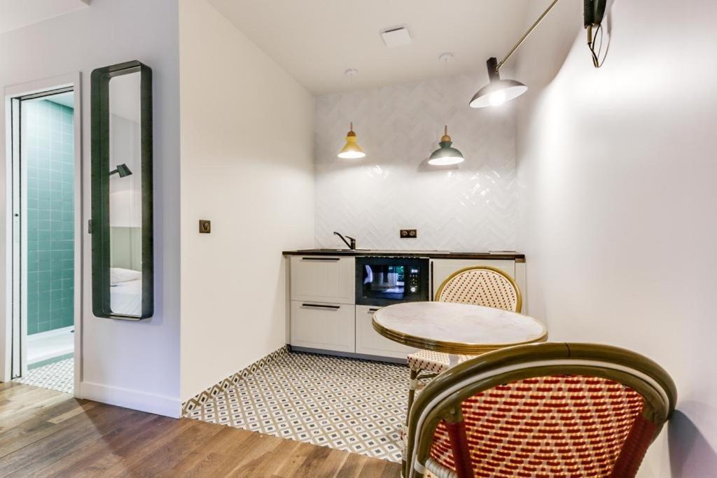 Quarto Duplo Conforto com Kitchenette