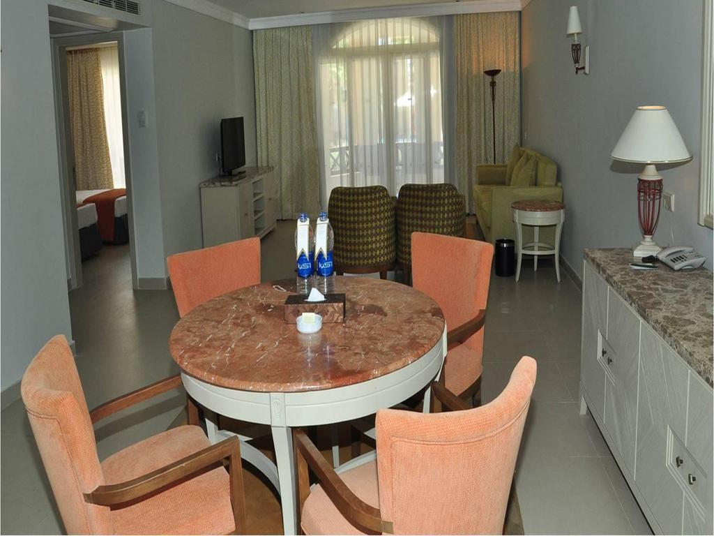 Suite mit 2 Schlafzimmern (4 Erwachsene + 2 Kinder)