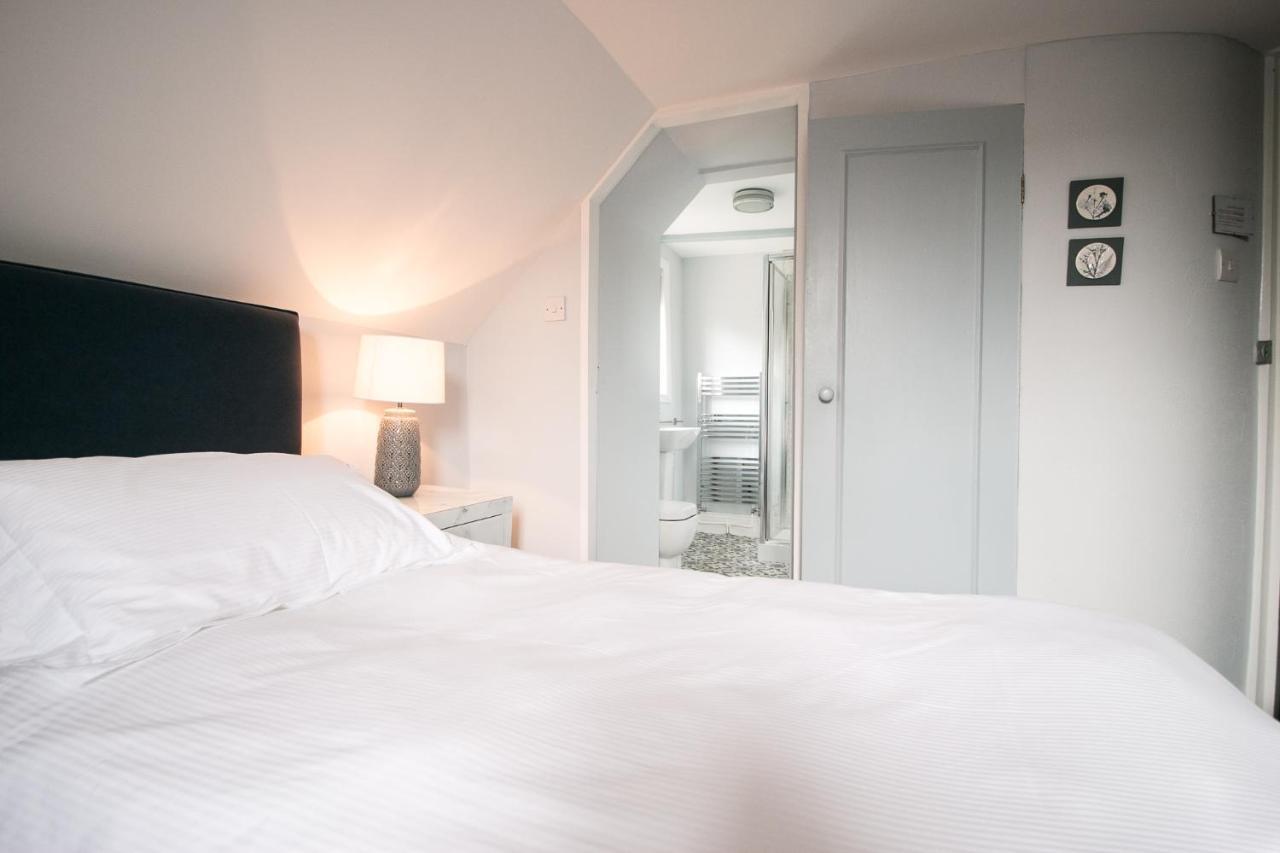 Double or Twin Room with Shower