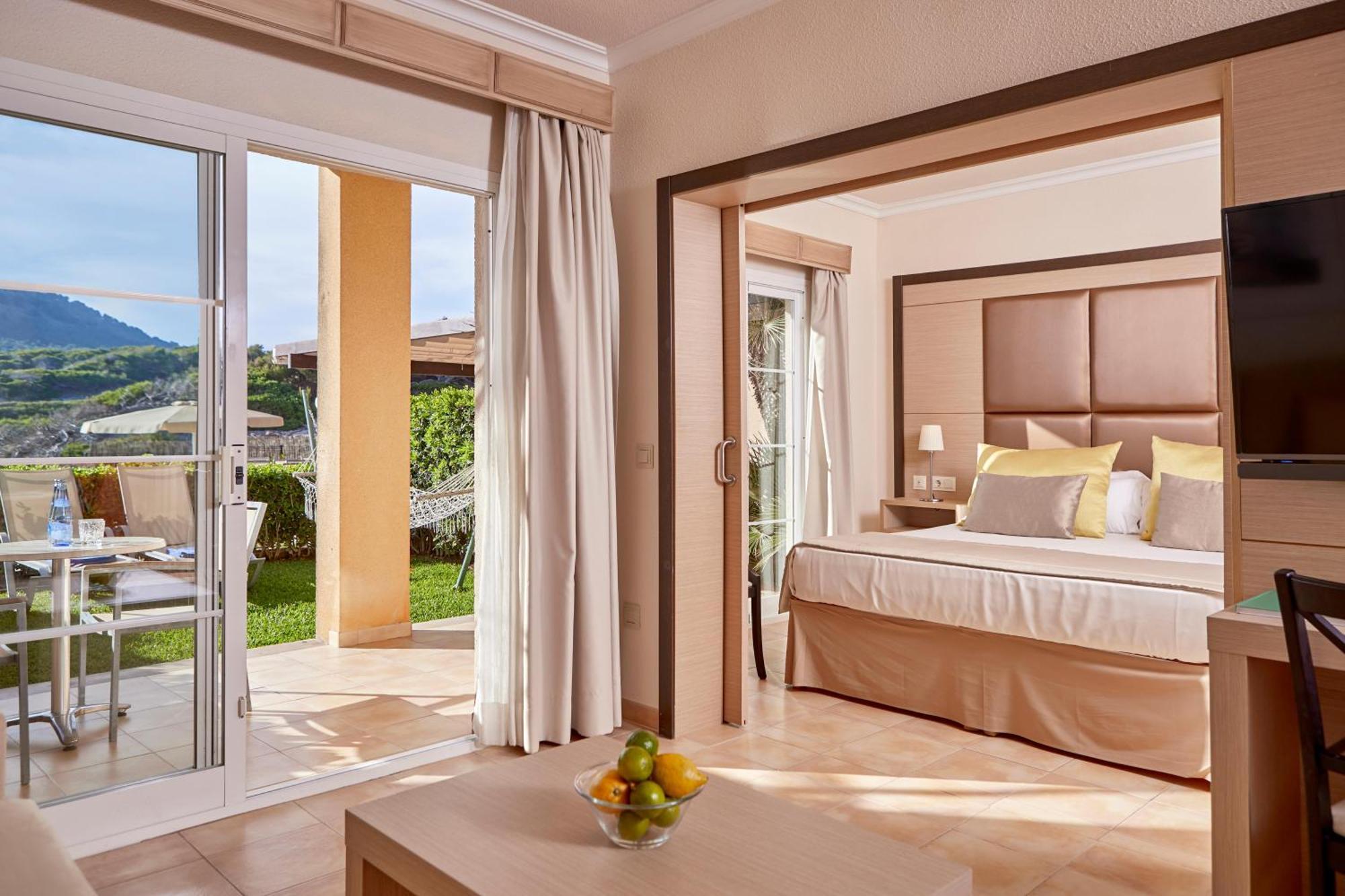 Suite 1 Chambre avec Accès Direct à la Piscine