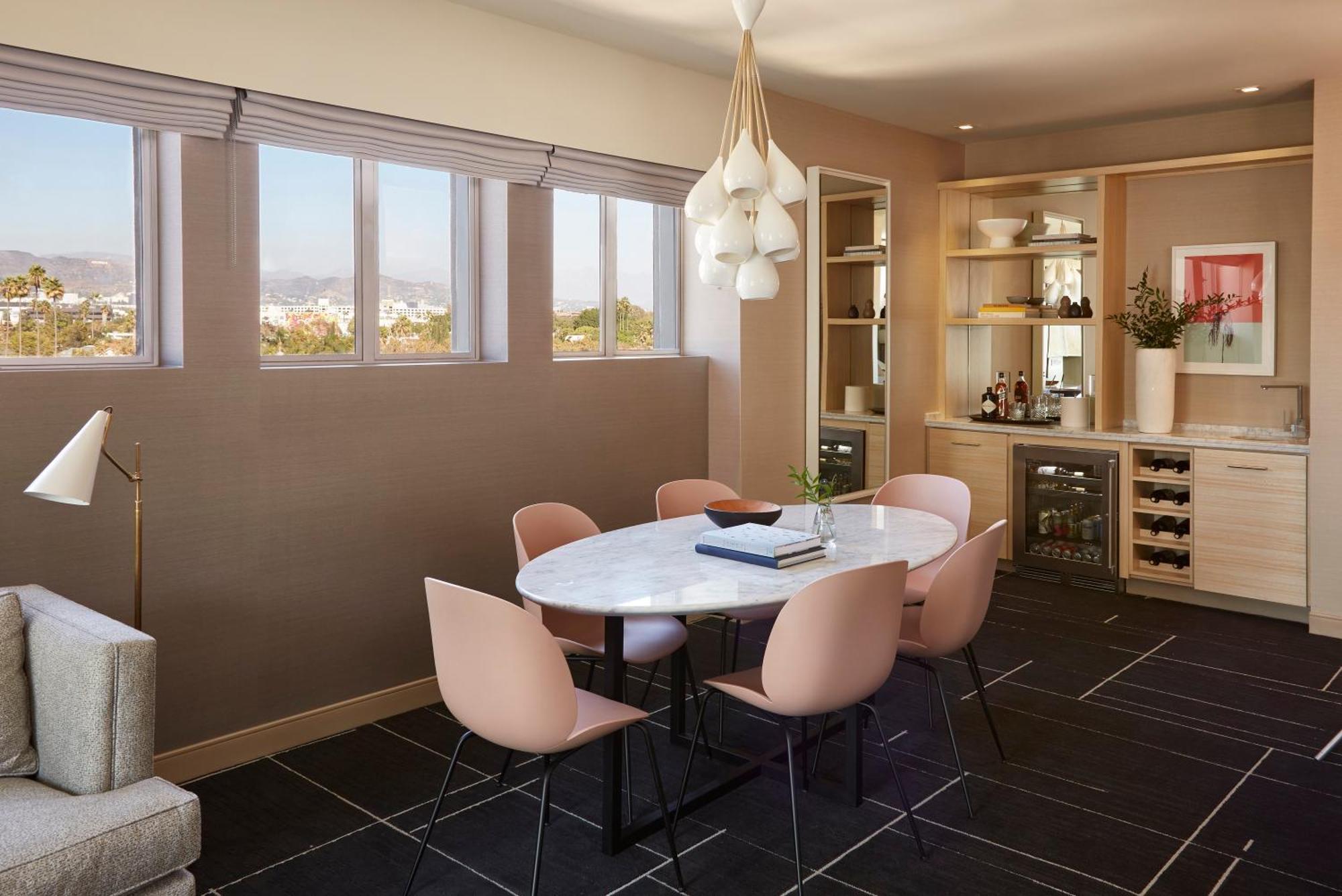 Hollywood Suite