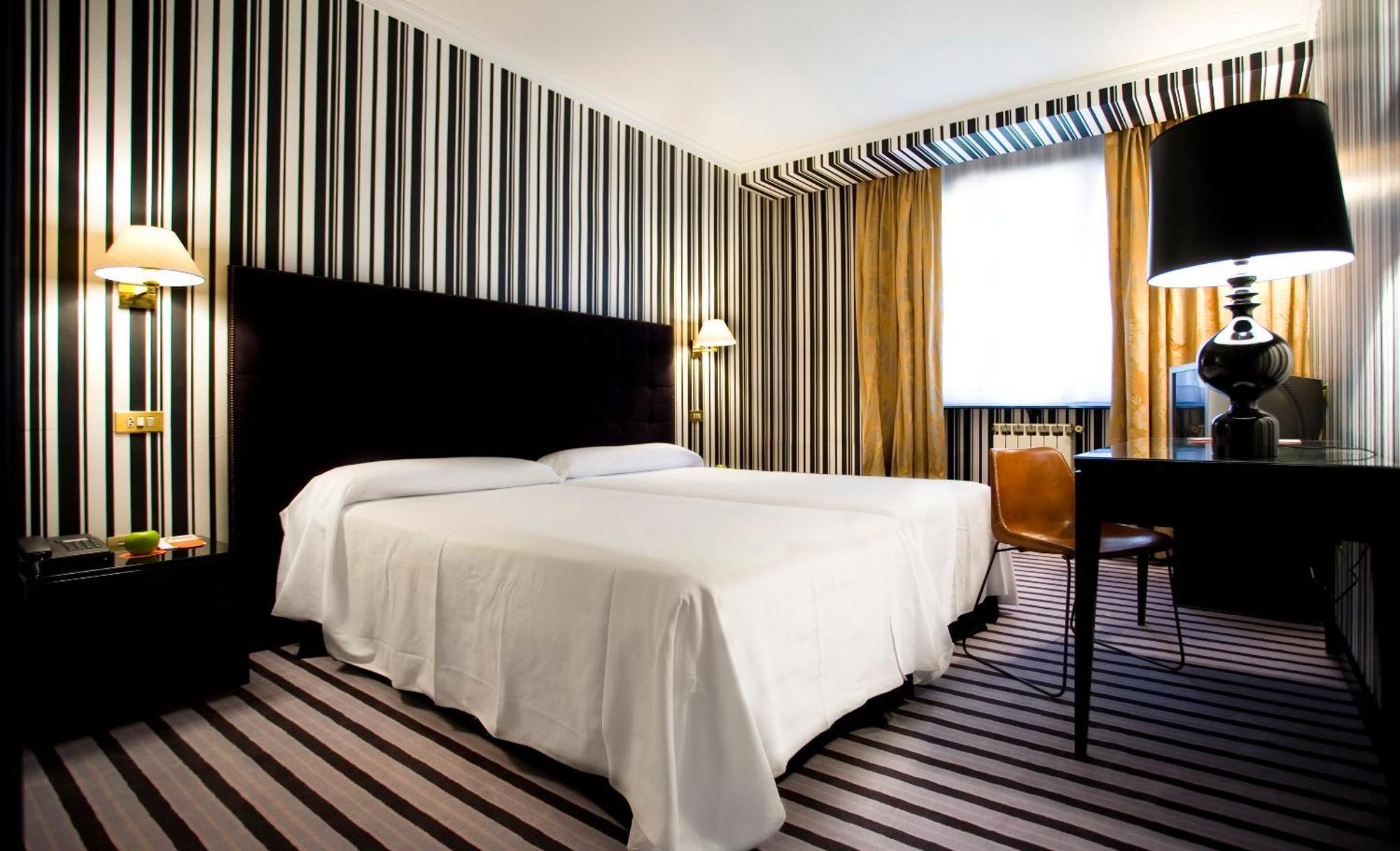 Familienzimmer mit Doppelbett