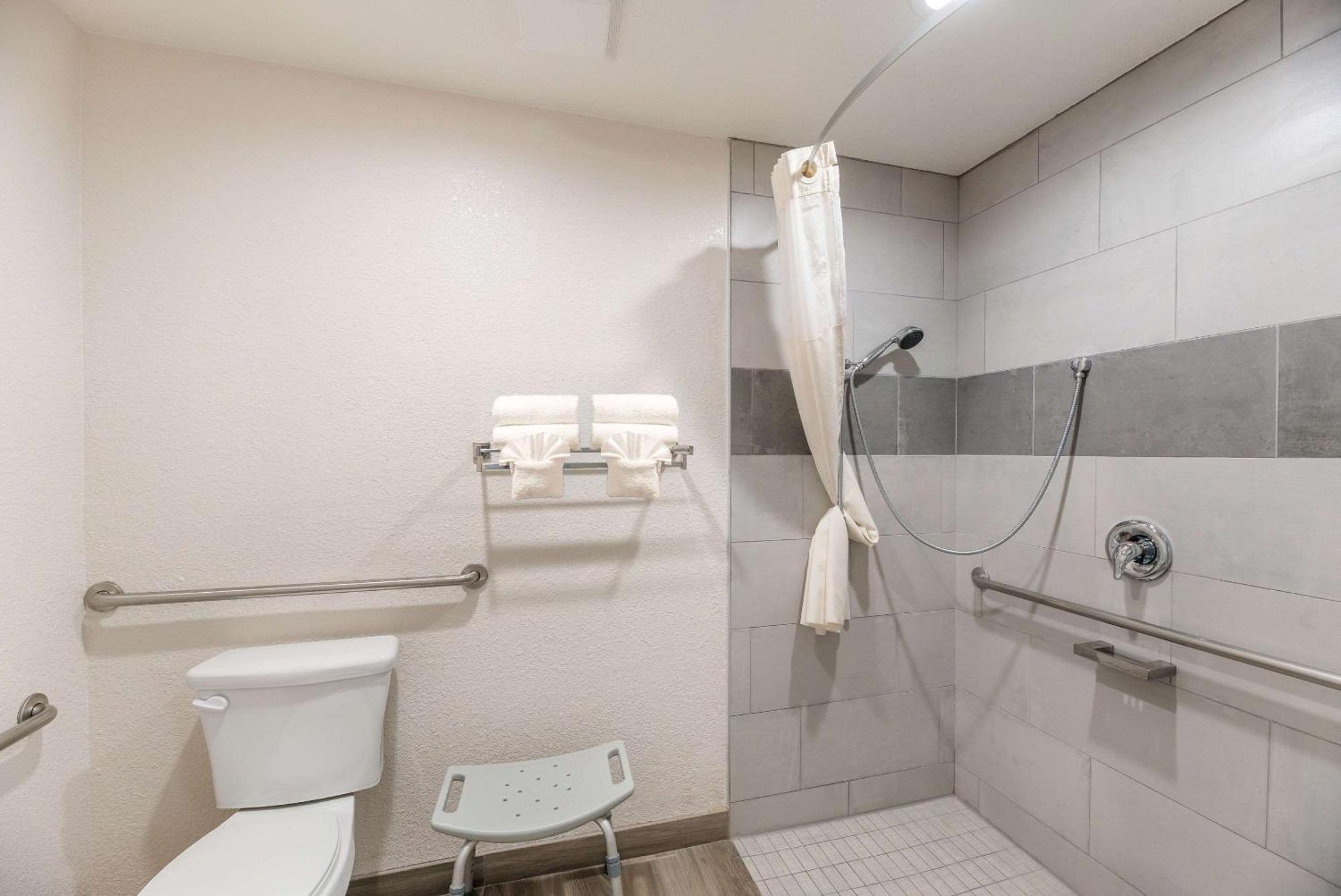 Zimmer mit Kingsize-Bett - barrierefrei, Nichtraucher