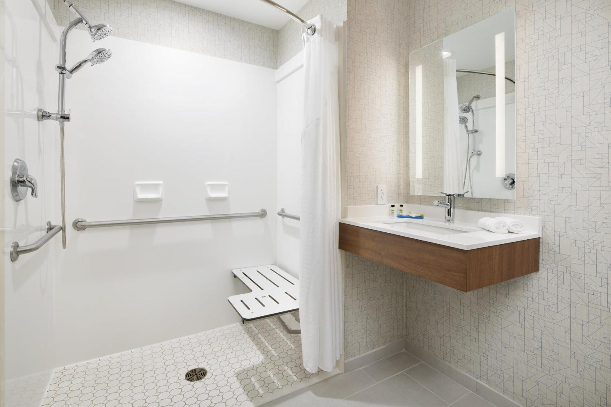 Double Room with Two Double Beds - Hearing Accessible - Non-Smoking
