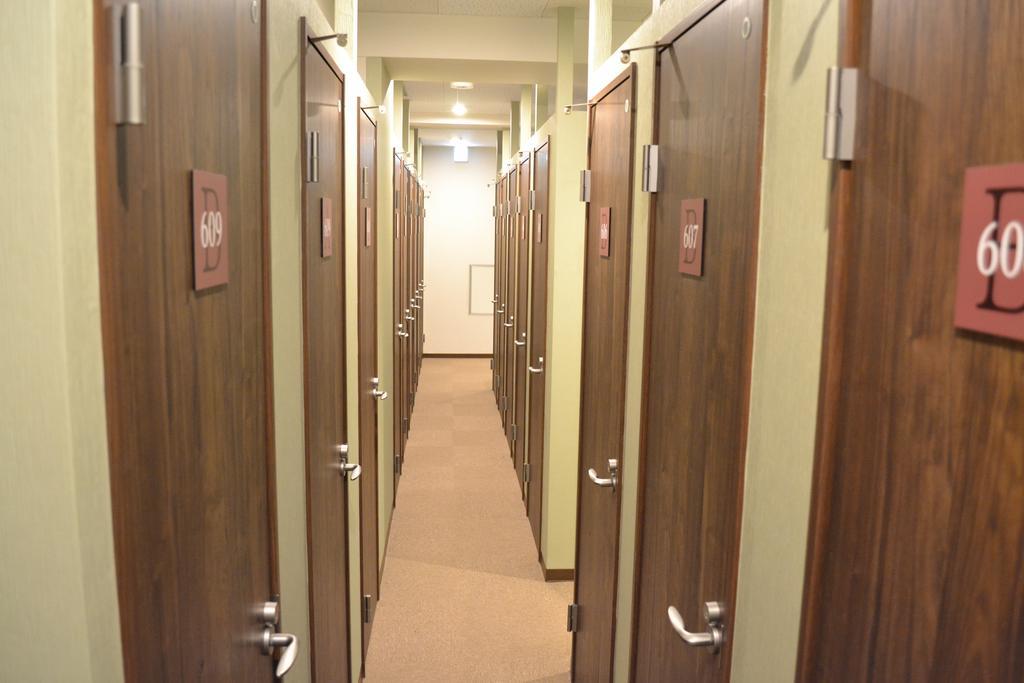 Capsule Room - Female Only