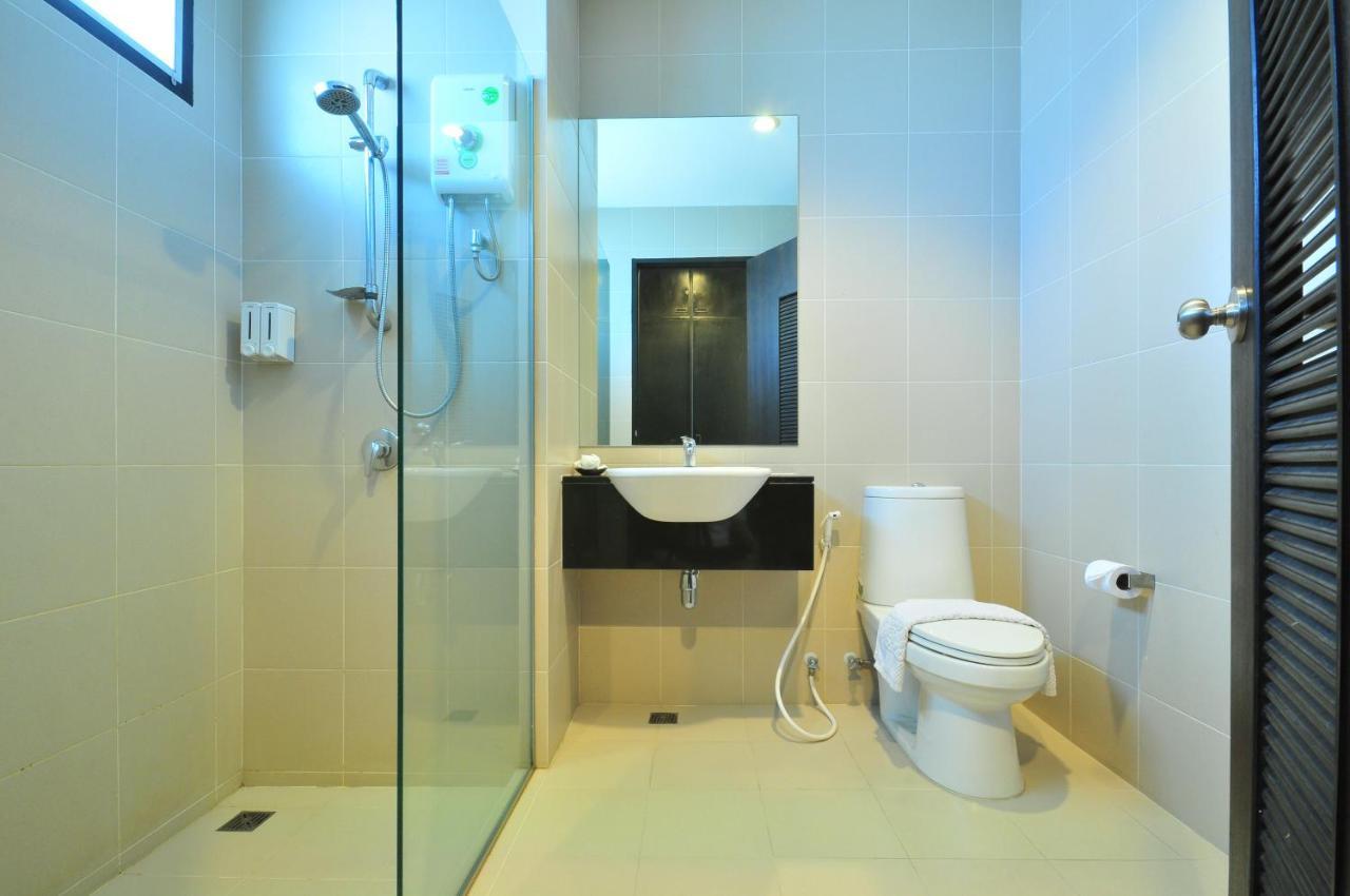 Deluxe Double or Twin Room with Pool View,1293352411:JPEG