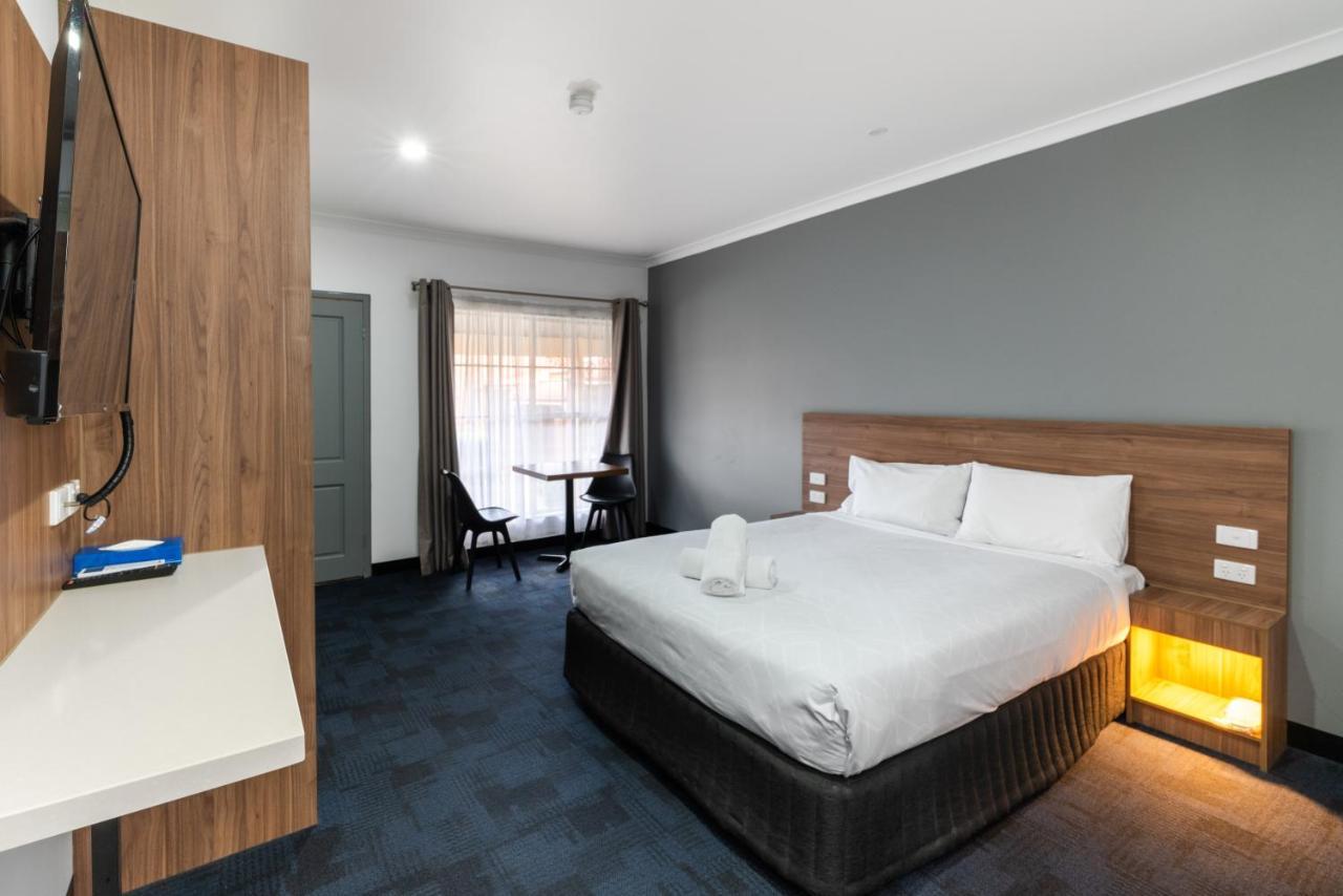 Executive Queen Room