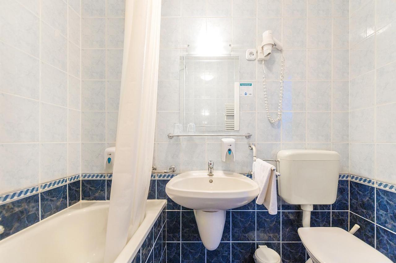 Triple Room,1636735310:JPEG