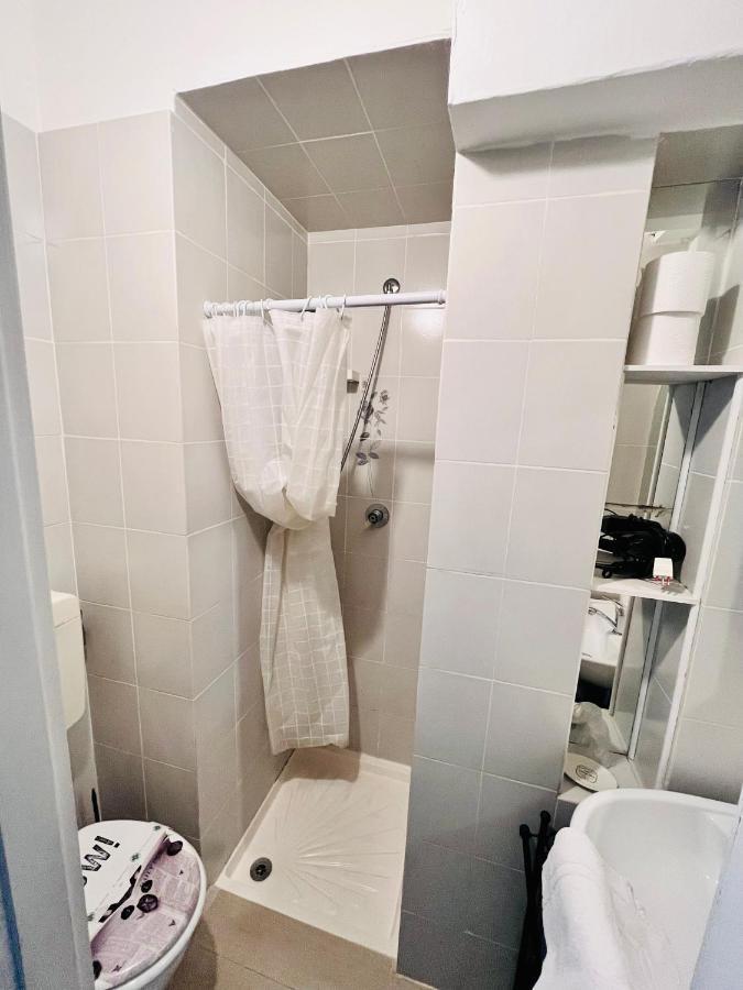 Single Room,1343944448:JPEG