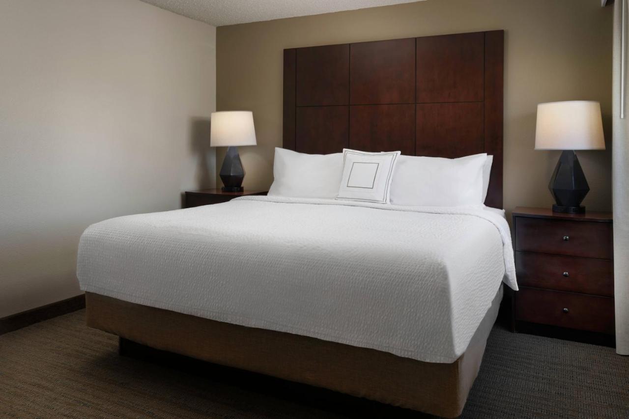 One-Bedroom King Suite with Sofa Bed,1705688648:JPEG