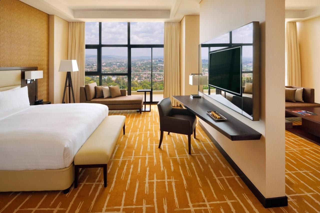 Junior Suite mit Kingsize-Bett und Zugang zur Executive Lounge