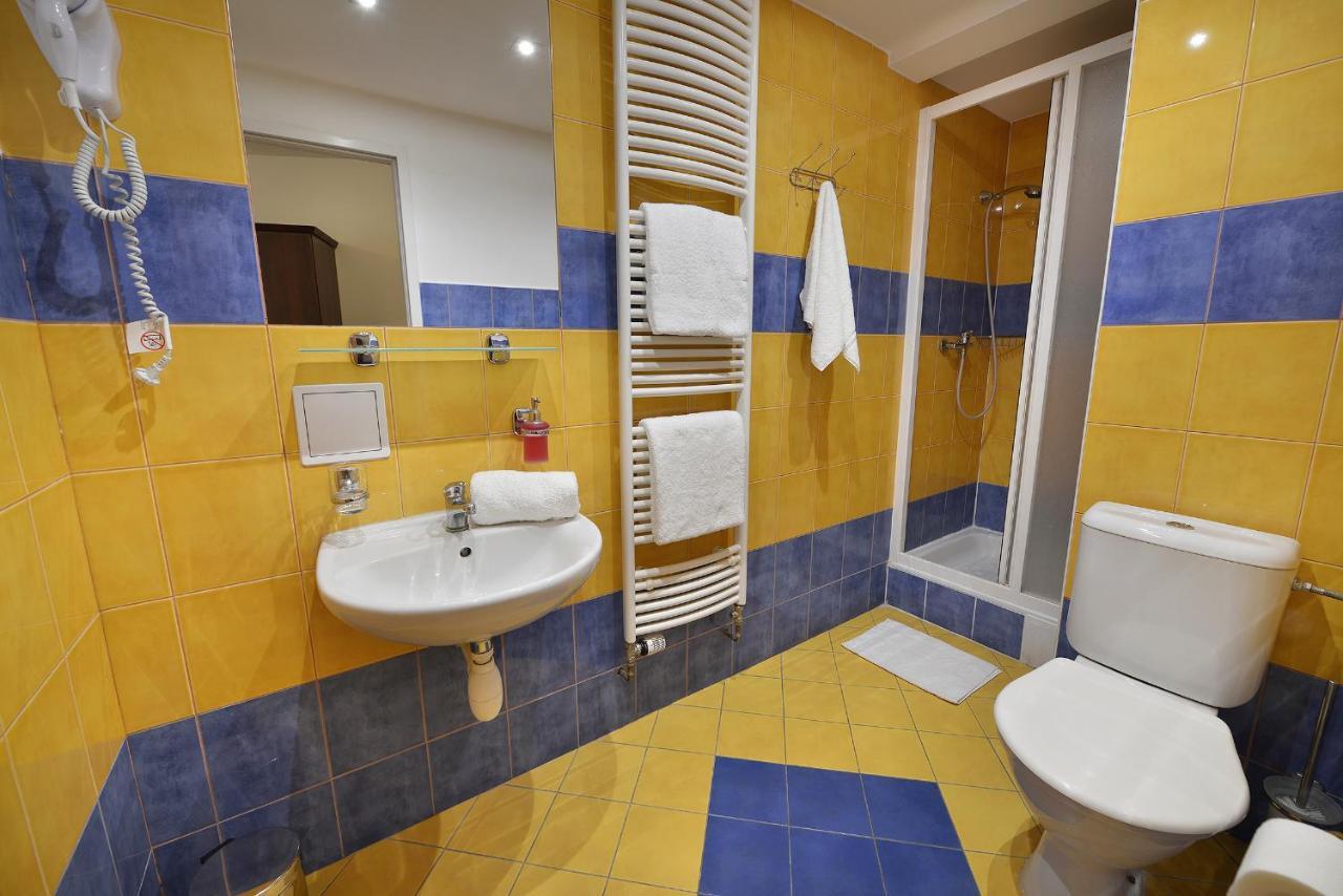 Double or Twin Room,1414118276:JPEG
