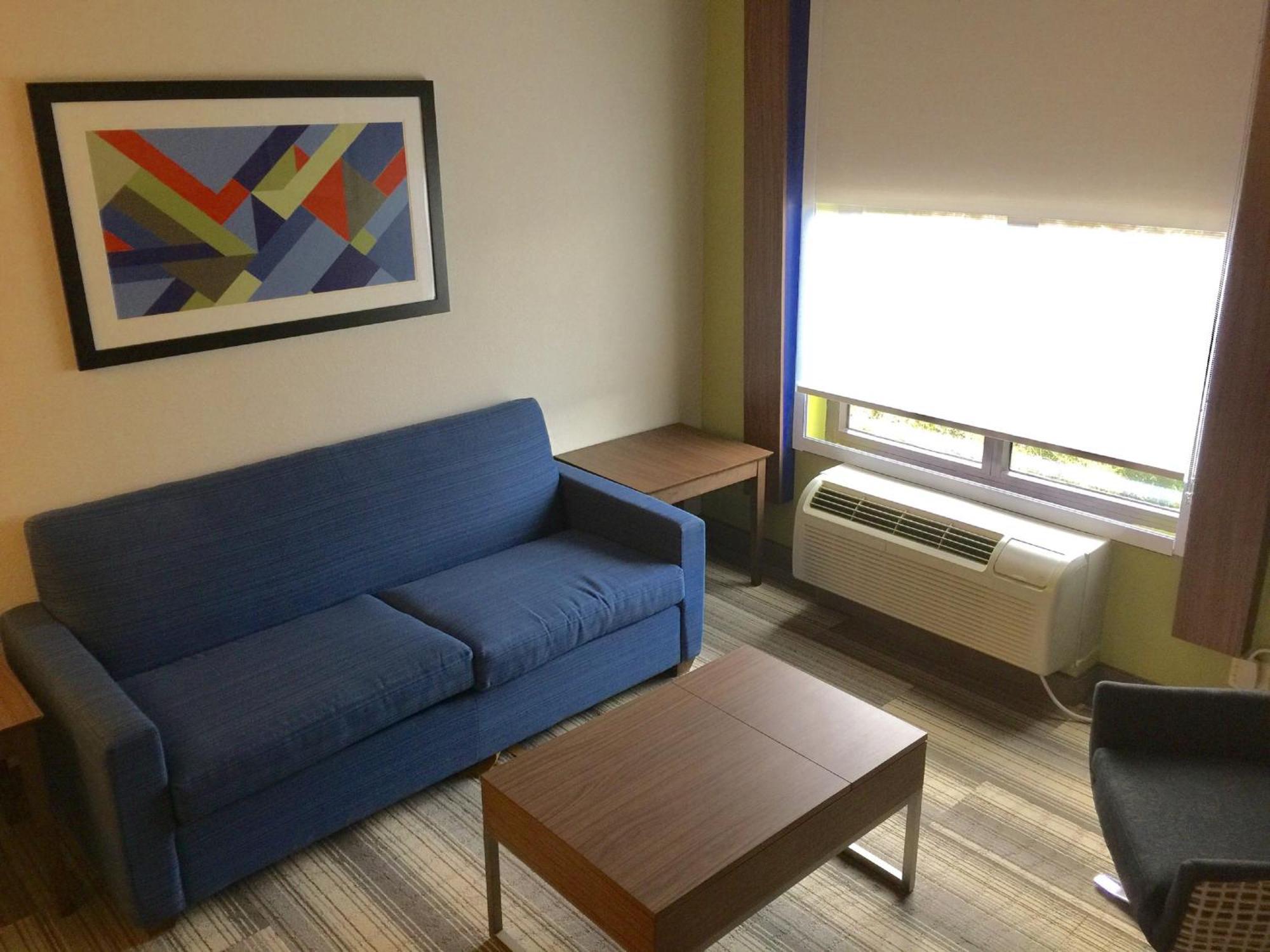 One-Bedroom King Suite,1434605830:JPEG