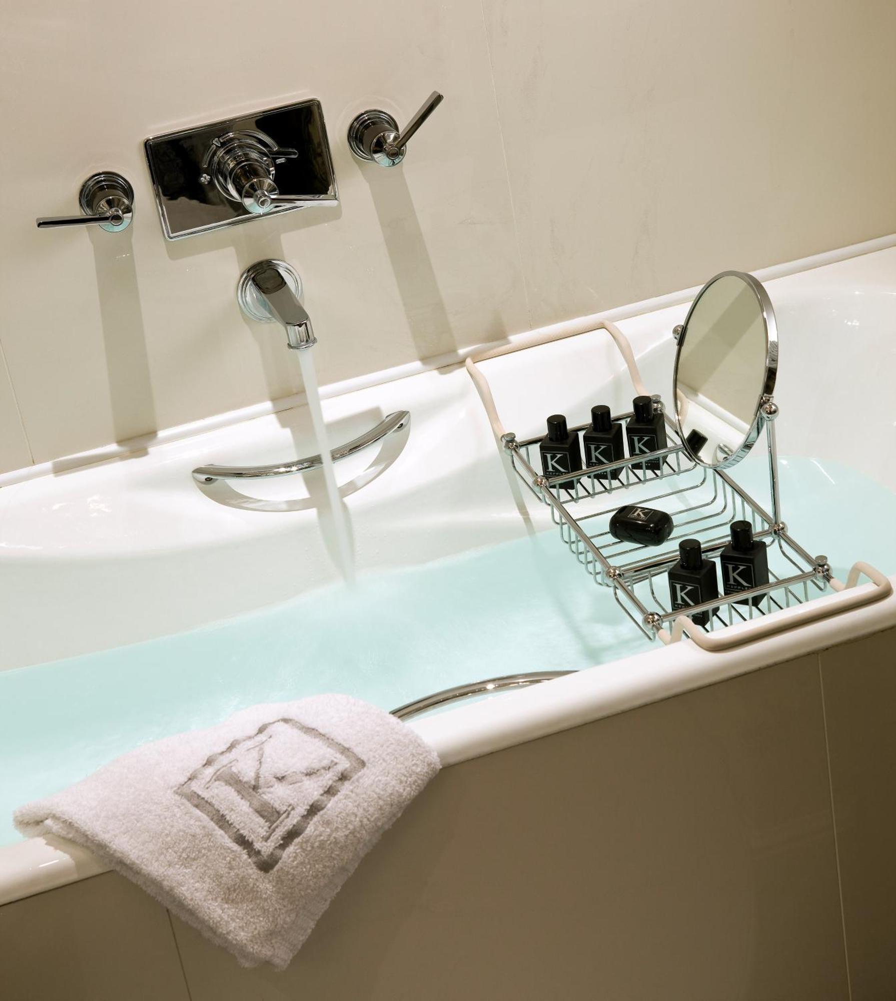 Chambre Double Standard avec Lit Queen-Size et Baignoire
