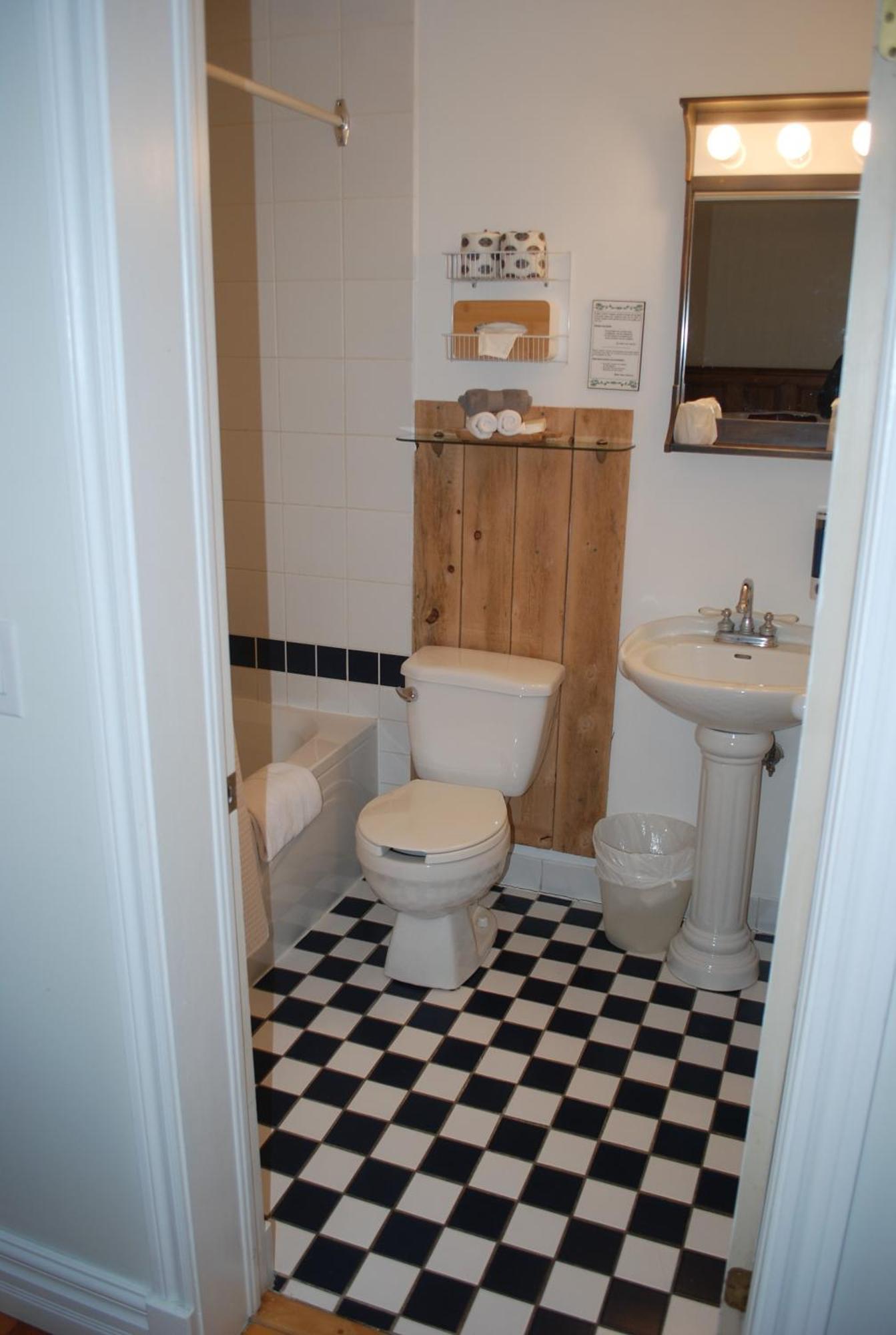 Standard Suite,1003467690:JPEG