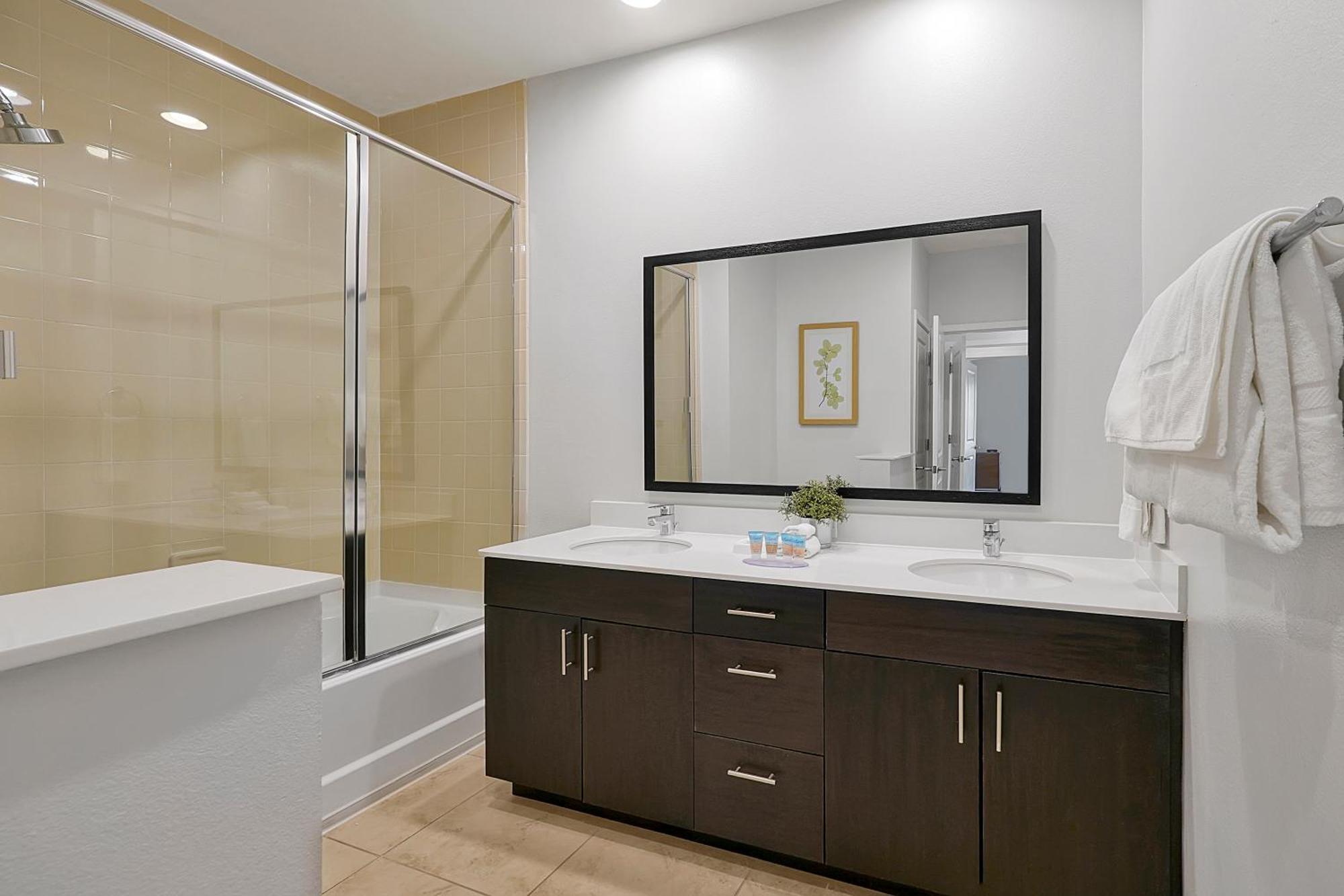 Three-Bedroom Townhouse with Private Hot Tub,1500173410:JPEG