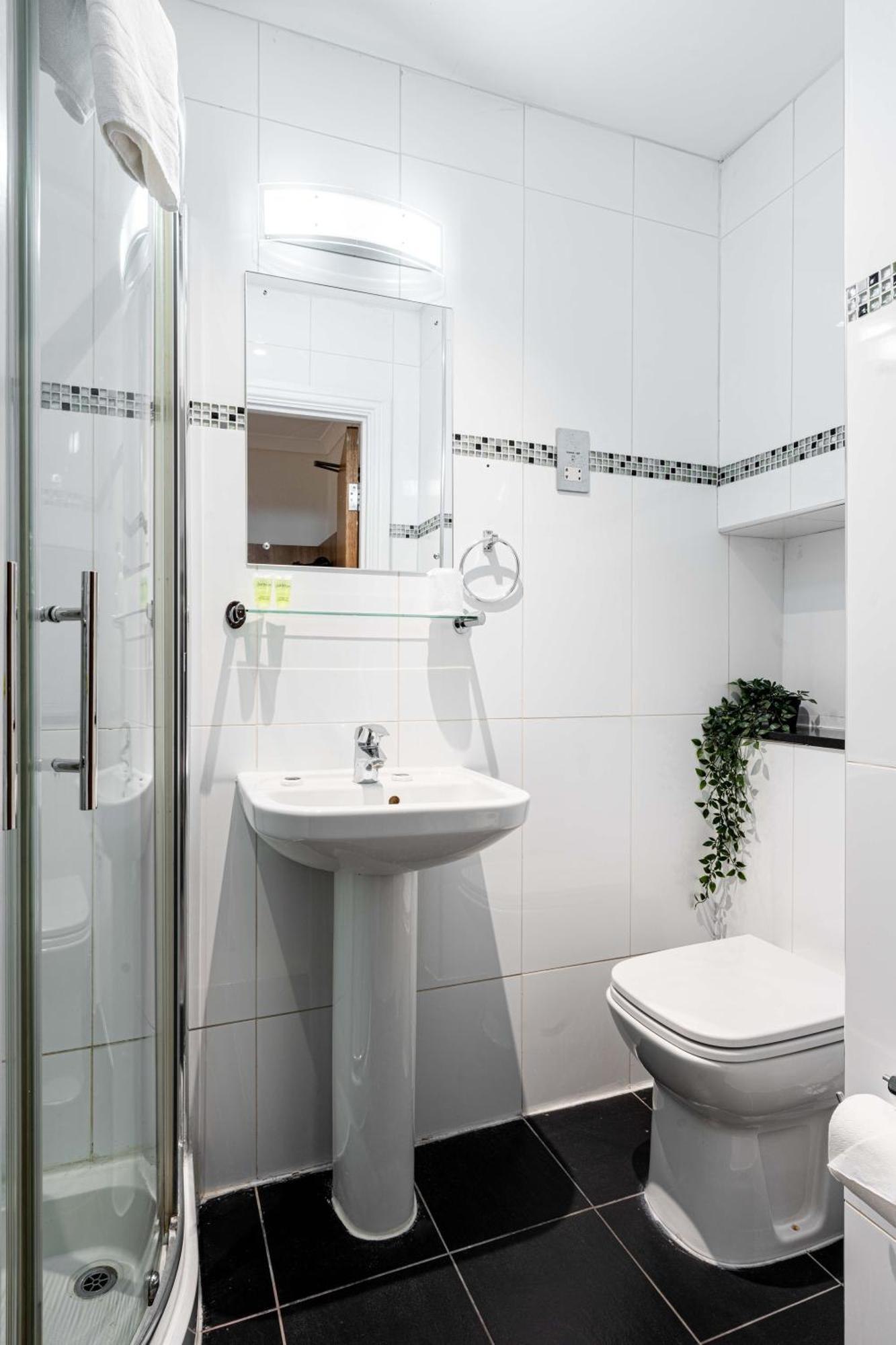 Camera Singola con Bagno Privato