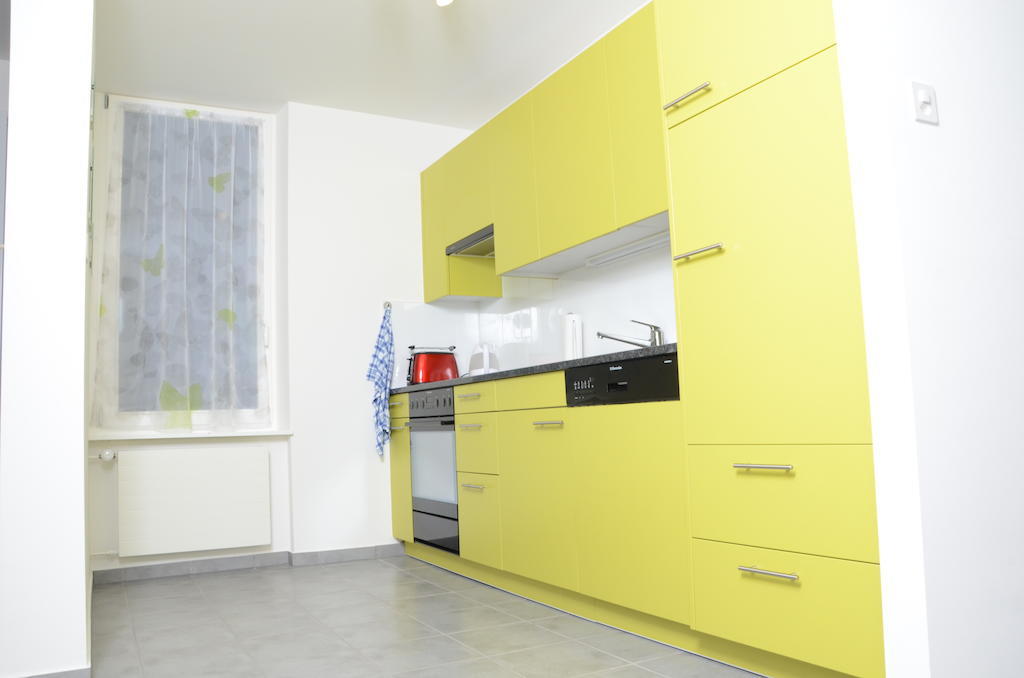 Apartamento com 2 Quartos e Varanda