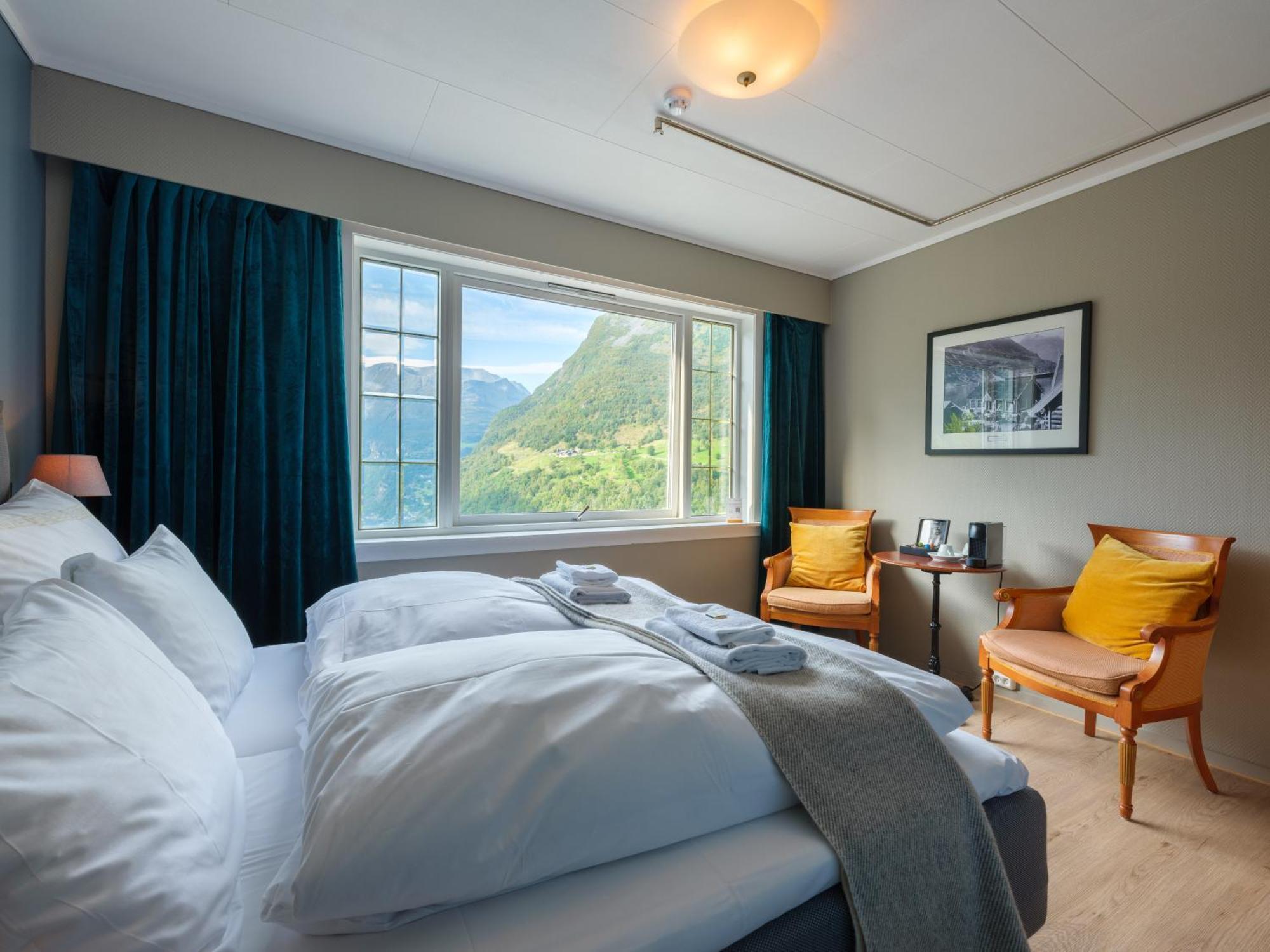 Double Room Fjord View,1524017149:JPEG