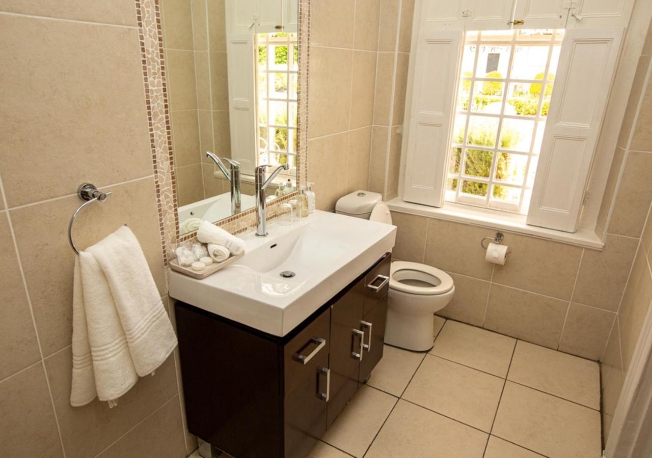Twin Room with Bathroom