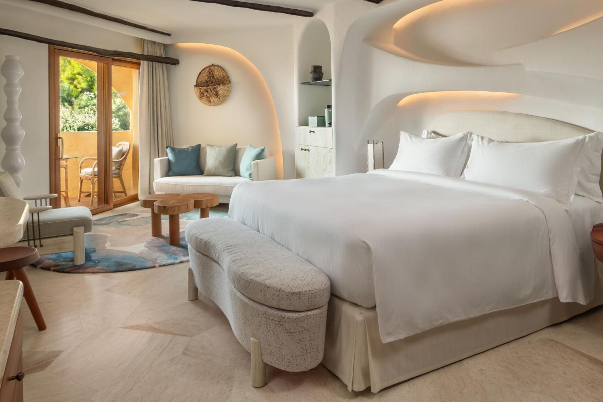 Habitación Clásica Contemporánea con cama extragrande, vistas al patio y balcón