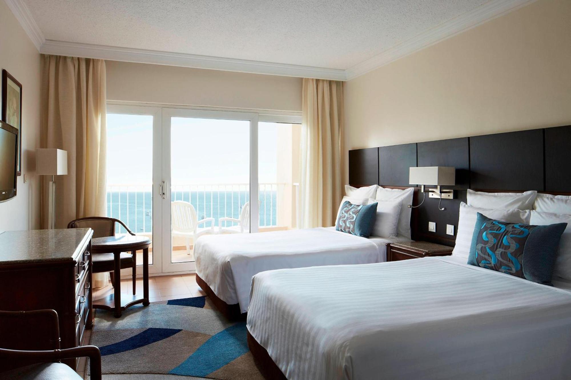 Standard Twin Room with Balcony and Sea View