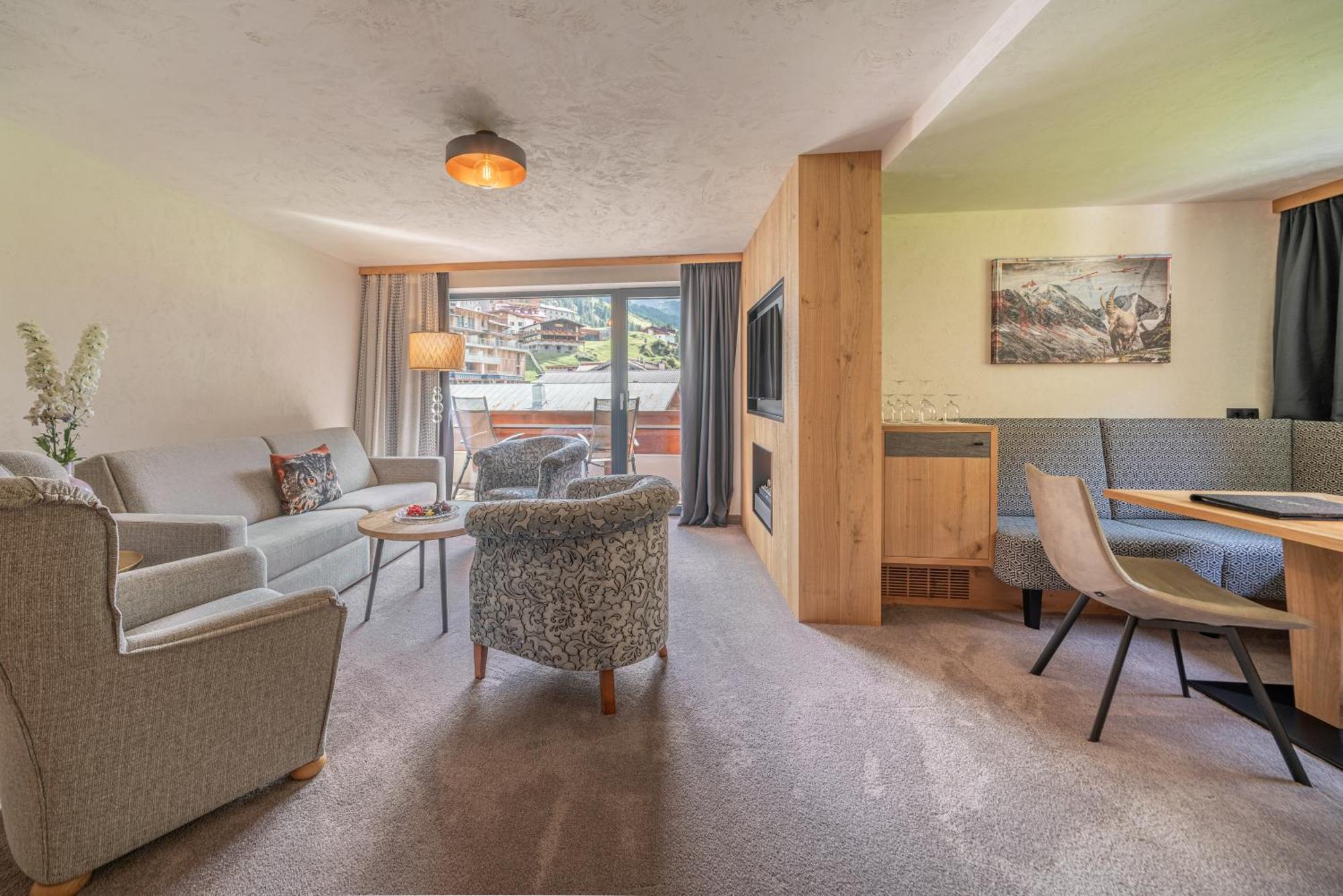 Family Suite,1545059587:JPEG