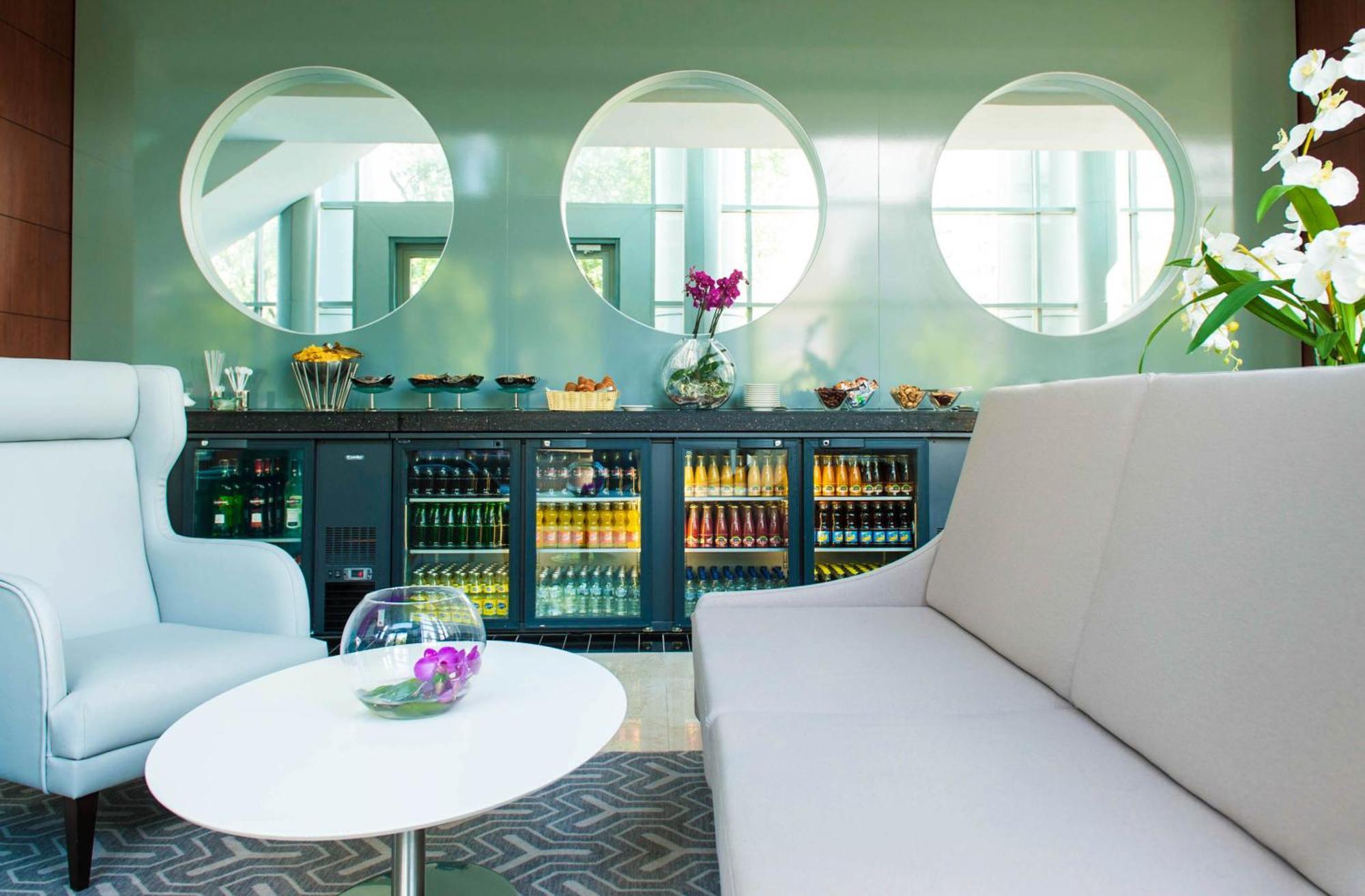 King Executive Business Room