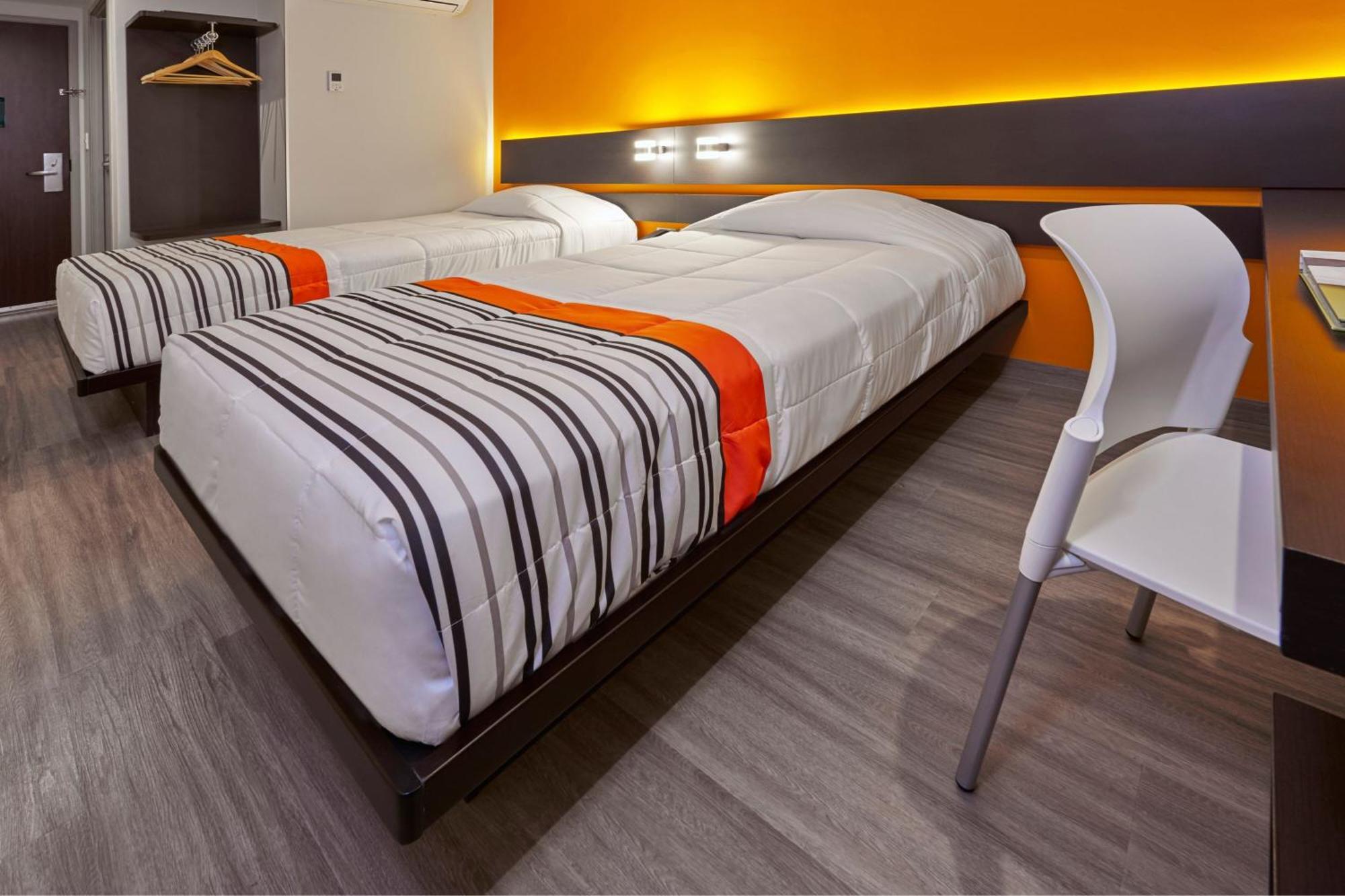 Twin Room,1553212219:JPEG