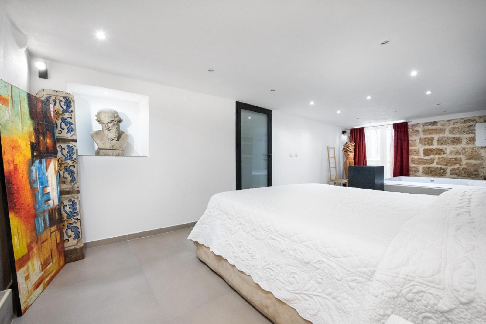 Suite Spa Bath,1554812905:JPEG