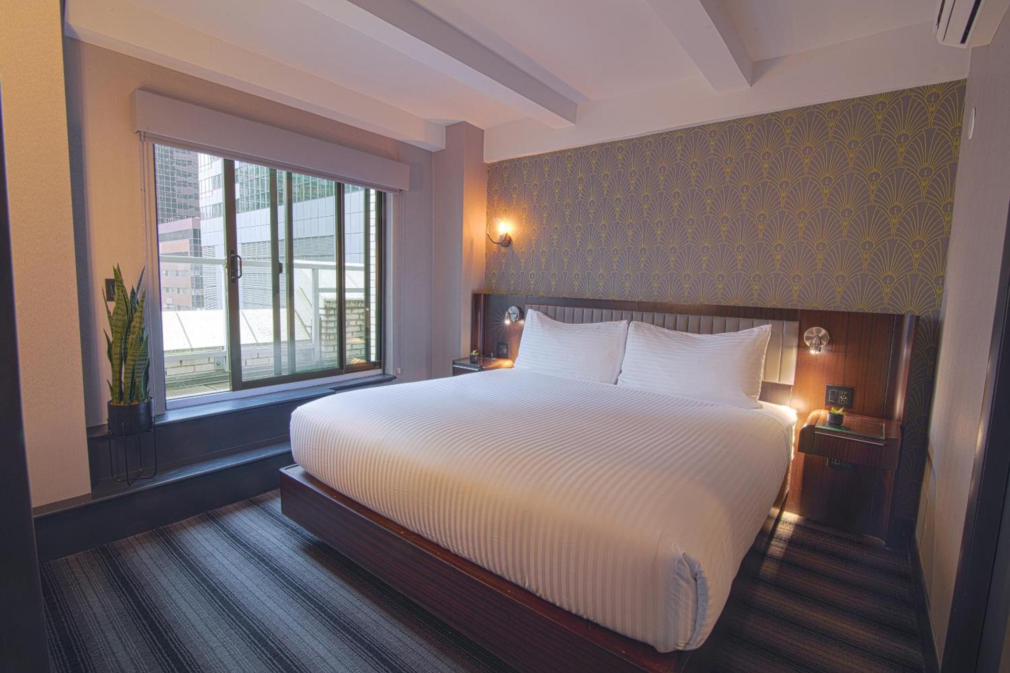 Signature Room with Terrace,1557035437:JPEG