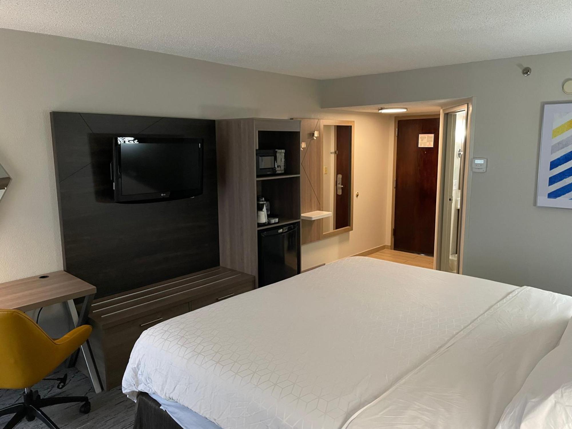 Standard King Room
