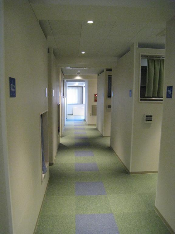 Capsule Room - Male Only